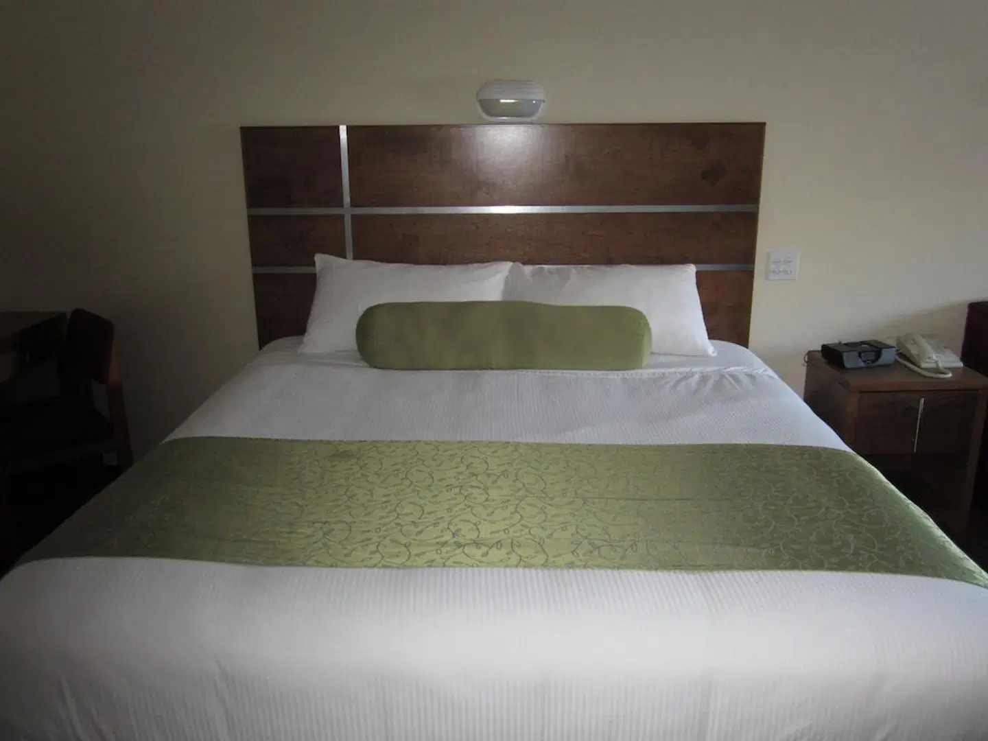 Quality Inn & Suites Clearwater ROOM_EXAMPLE