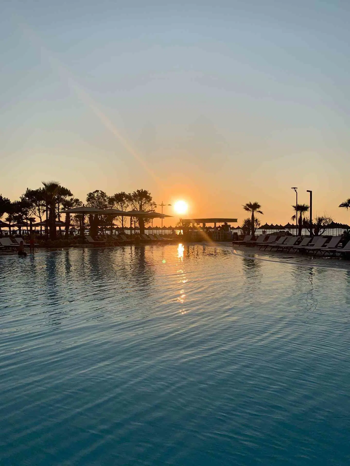 Supreme Hotel BEACH