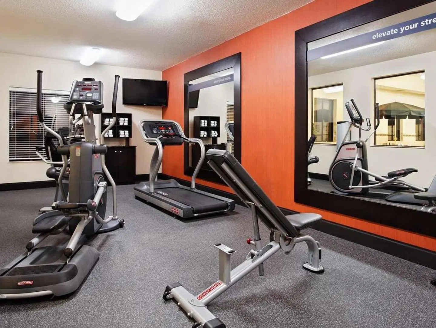 Hampton Inn Ottawa (Starved Rock Area) SPORTS_AND_LEISURE