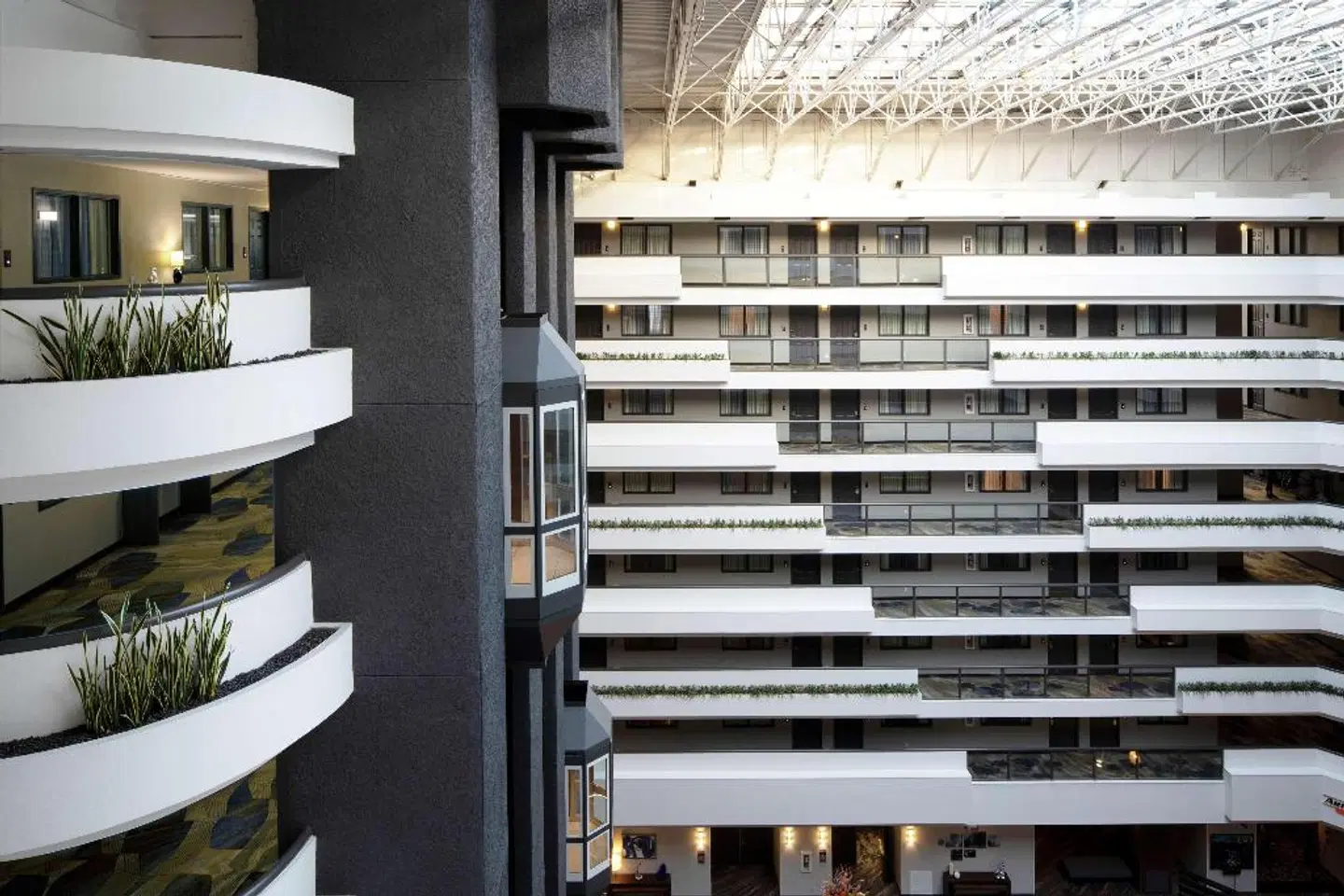 Embassy Suites by Hilton Los Angeles International Airport North EXTERIOR