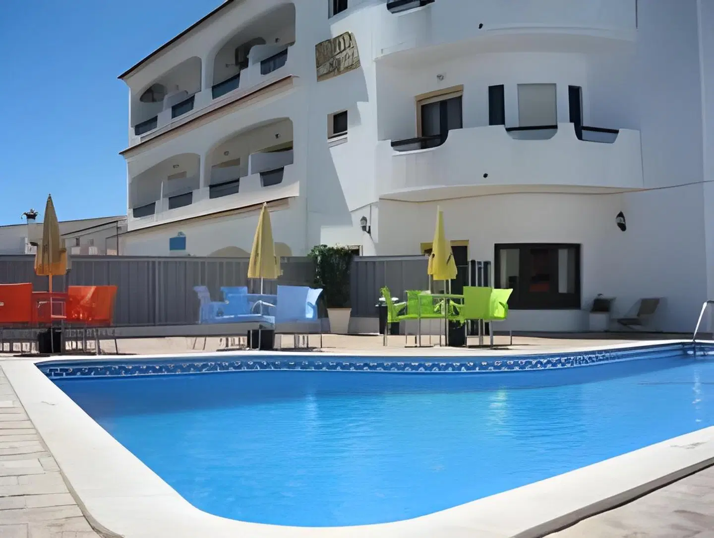 KR Hotel OUTDOOR_POOL
