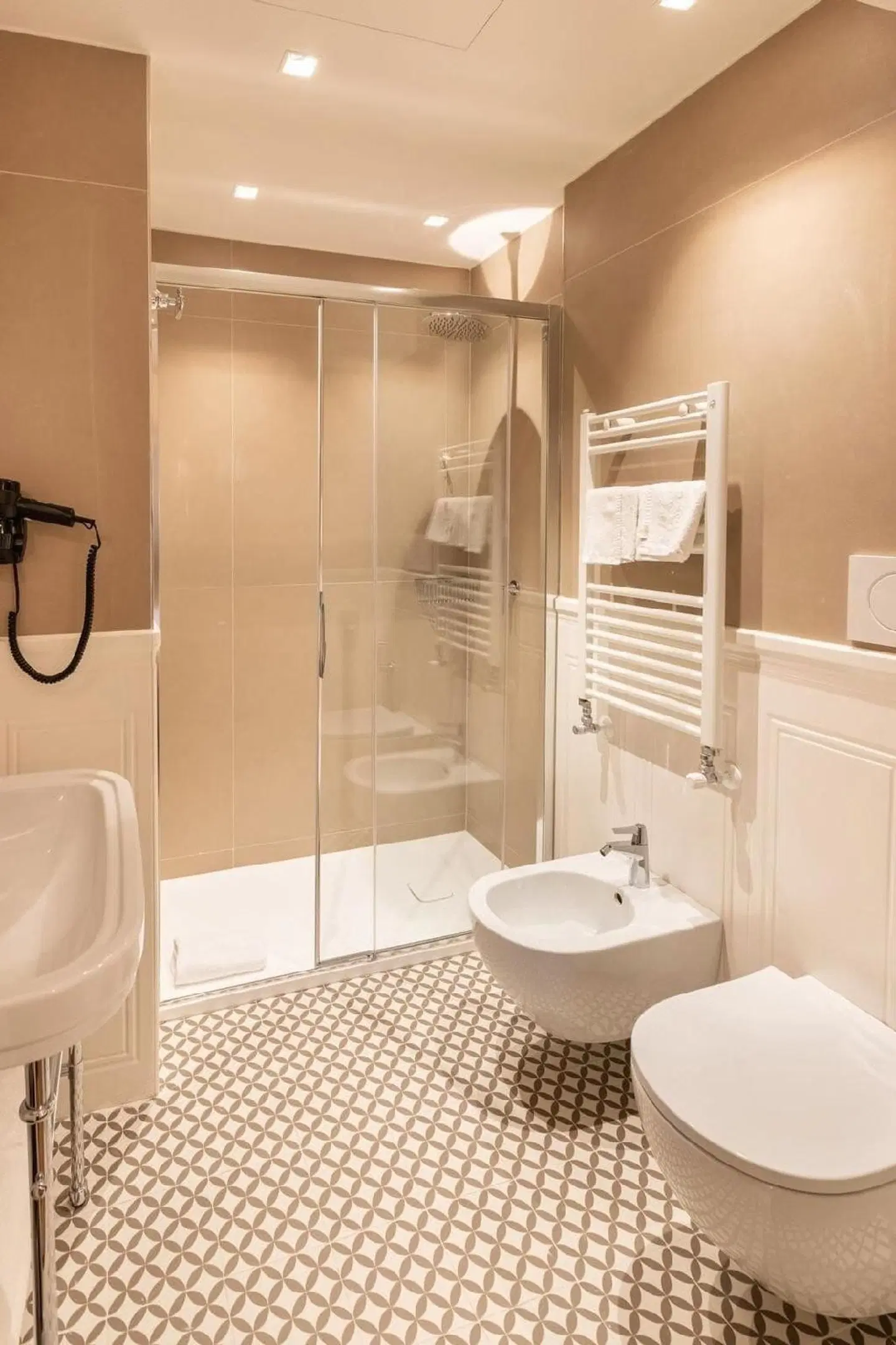 Hotel Arlecchino Badezimmer