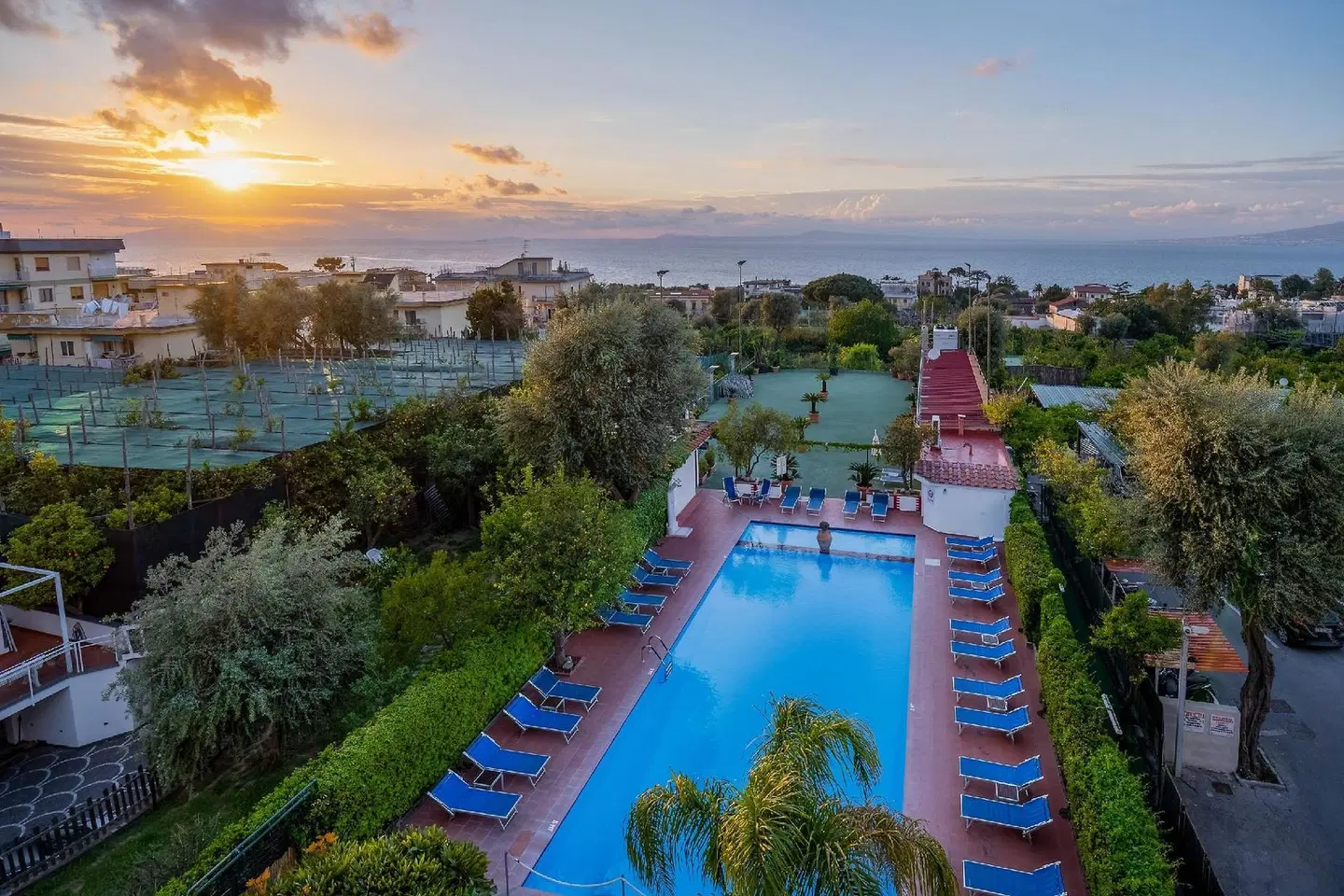 Comfort Hotel Gardenia Sorrento Coast OUTDOOR_POOL