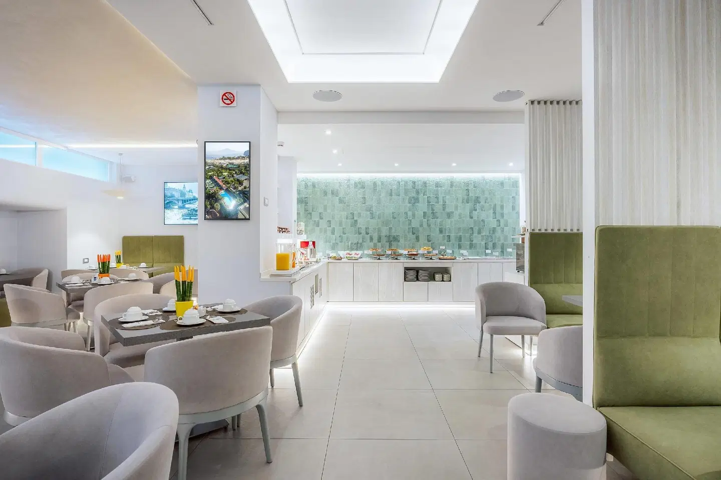 Comfort Hotel Gardenia Sorrento Coast Bar