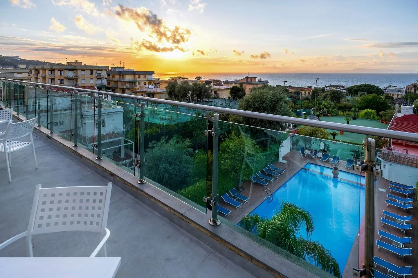 Comfort Hotel Gardenia Sorrento Coast OUTDOOR_POOL