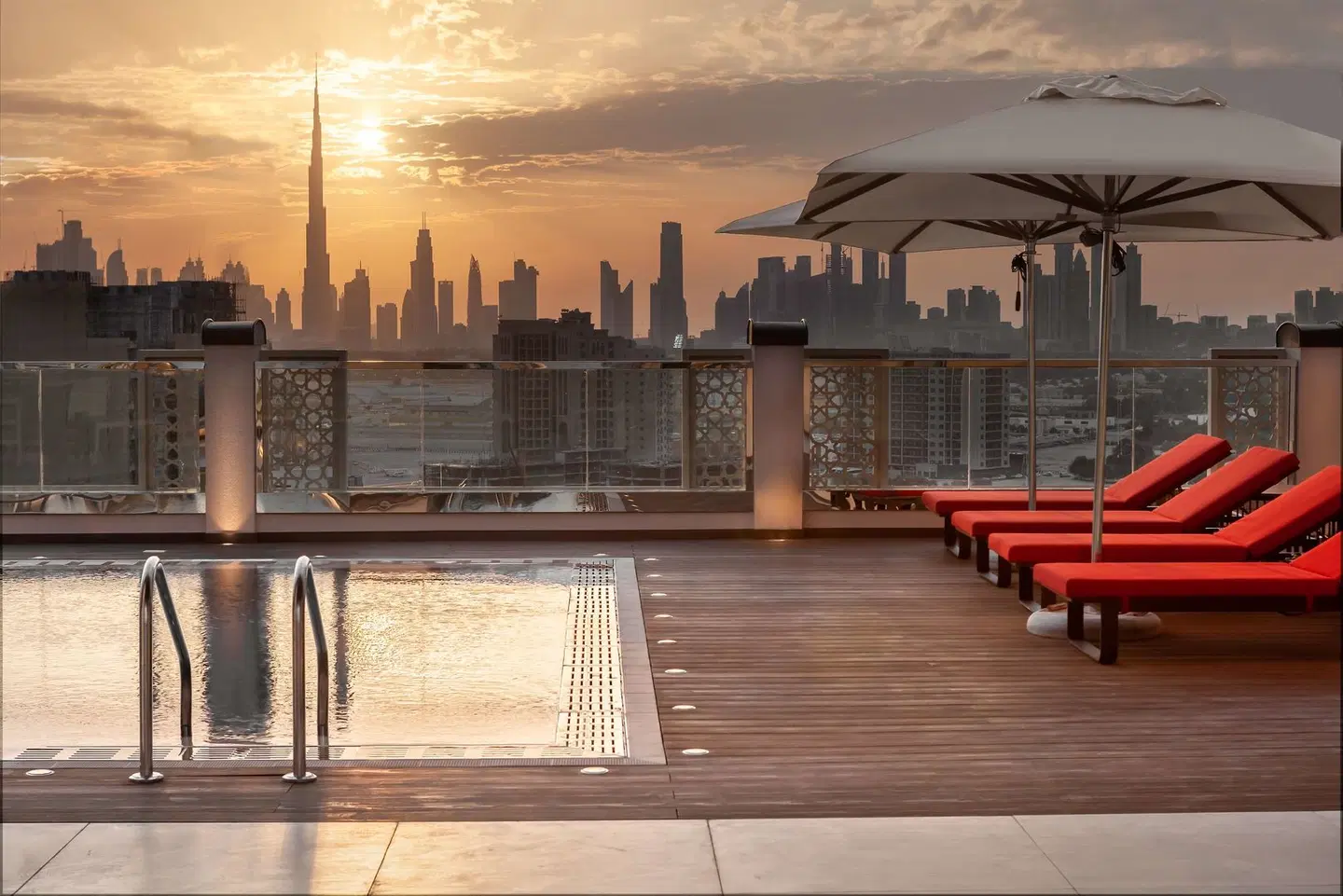 DoubleTree by Hilton Dubai Al Jadaf Bar