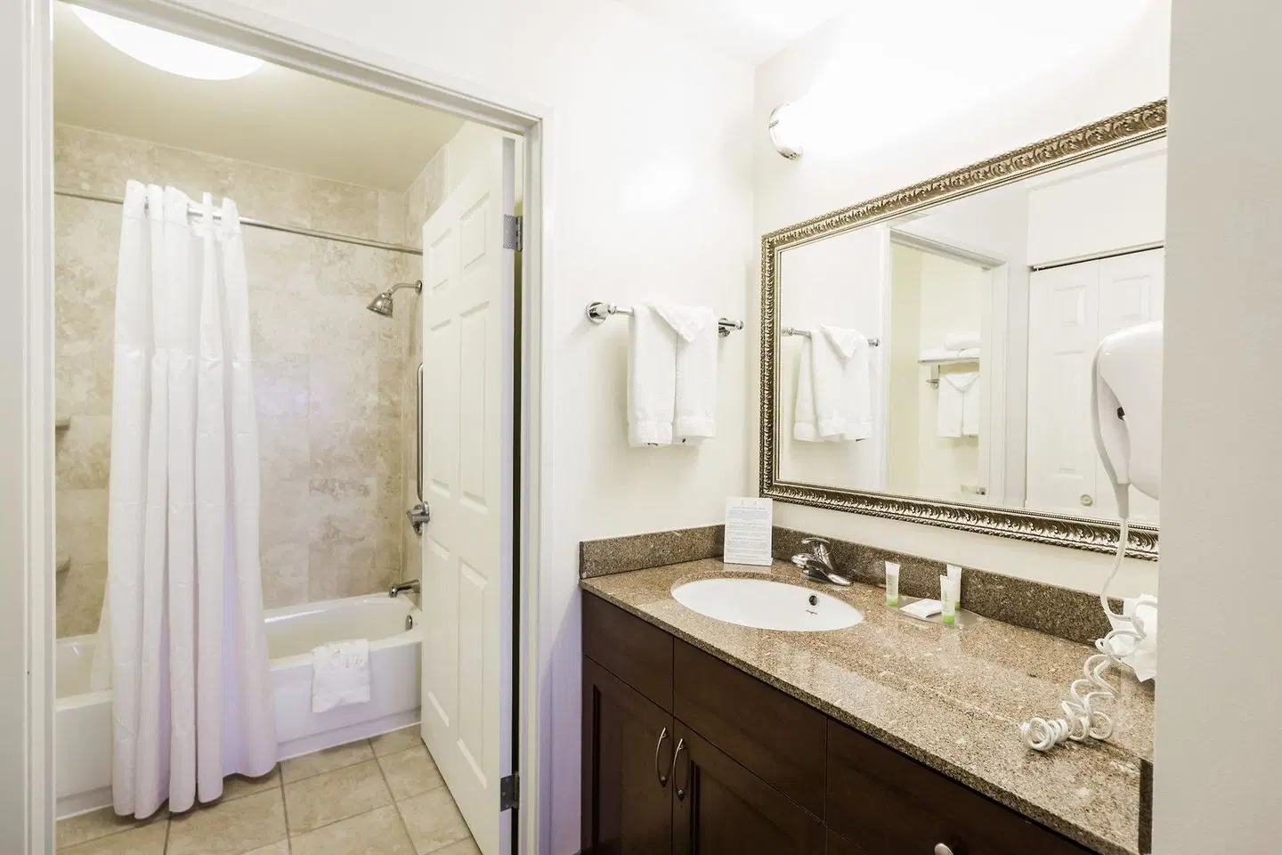 Staybridge Suites Austin Airport by IHG Badezimmer