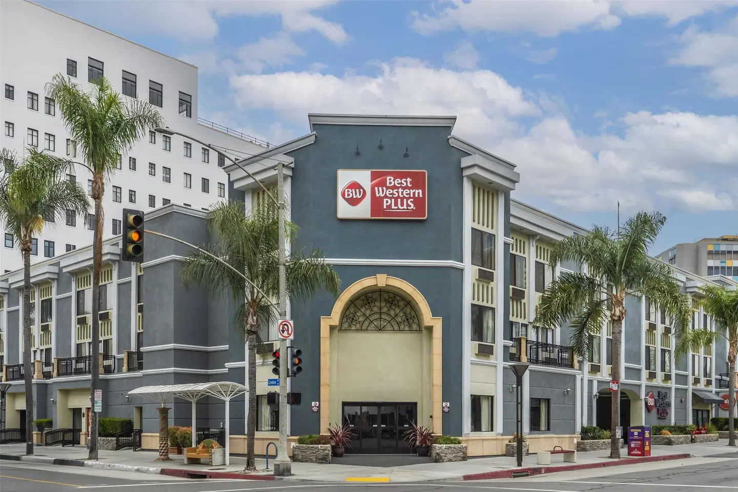 Best Western Plus at the Convention Center EXTERIOR