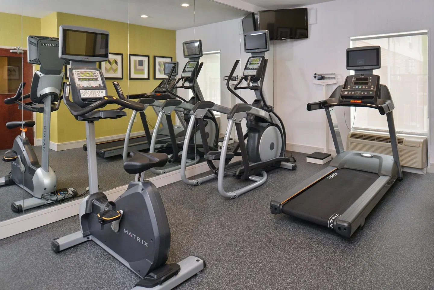 Holiday Inn Express & Suites Lafayette by IHG SPORTS_AND_LEISURE