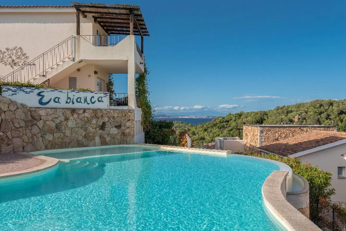 Residence Ea Bianca OUTDOOR_POOL