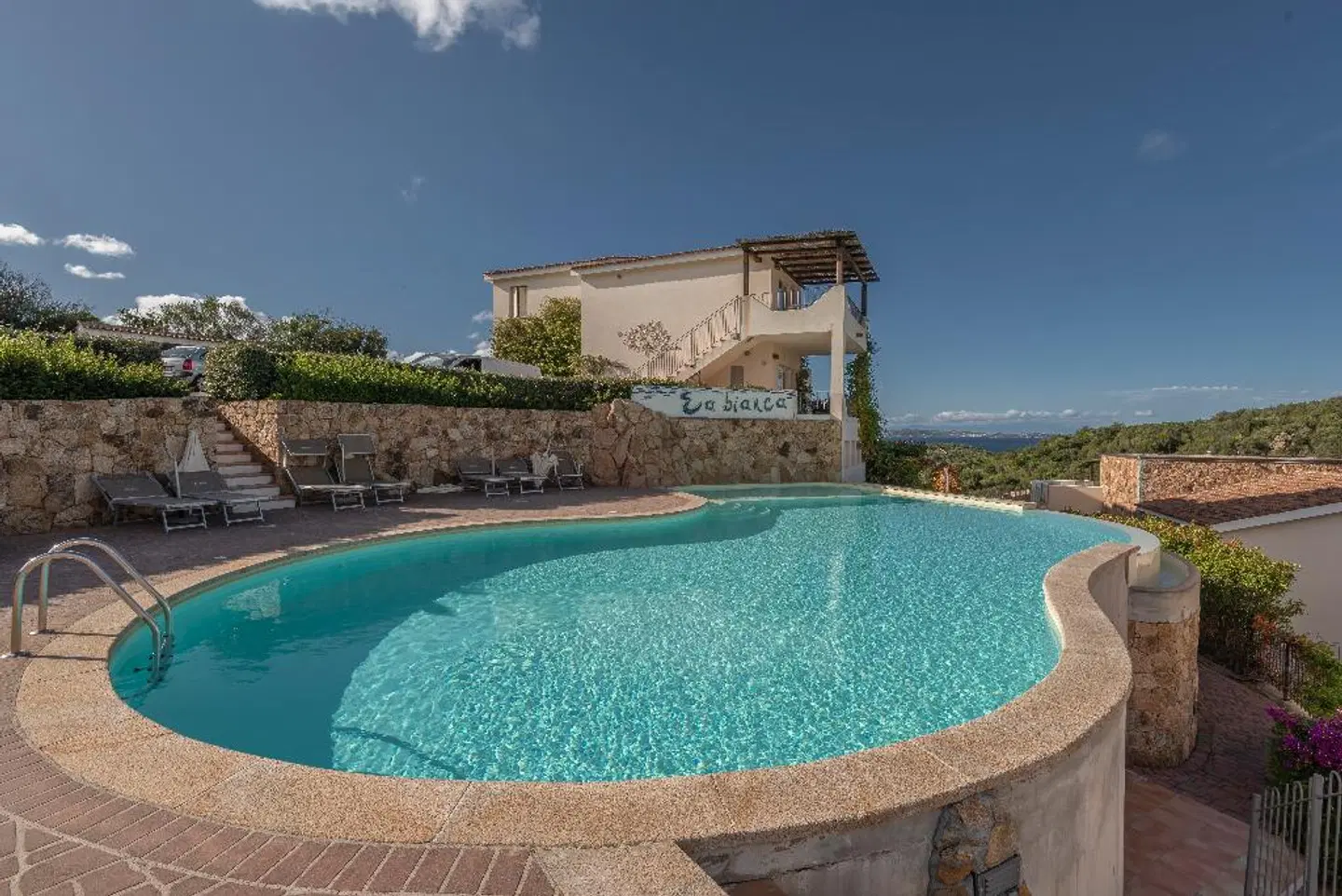 Residence Ea Bianca OUTDOOR_POOL