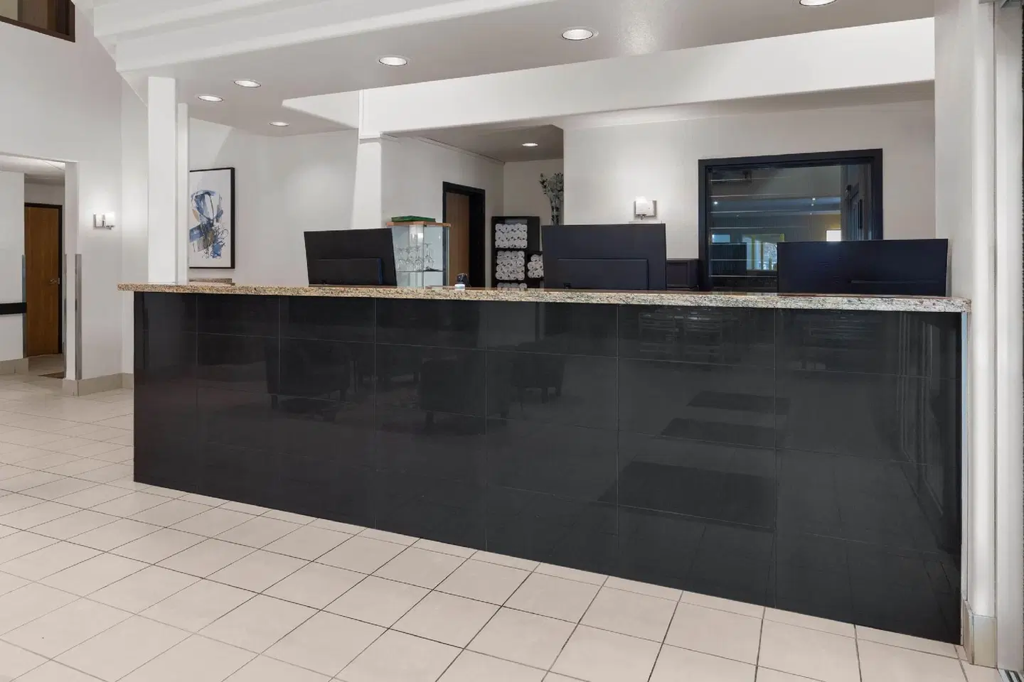 Super 8 by Wyndham Quebec City LOUNGE_LOBBY