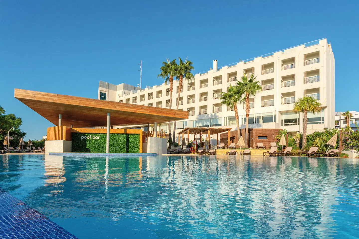 AP Maria Nova Lounge OUTDOOR_POOL