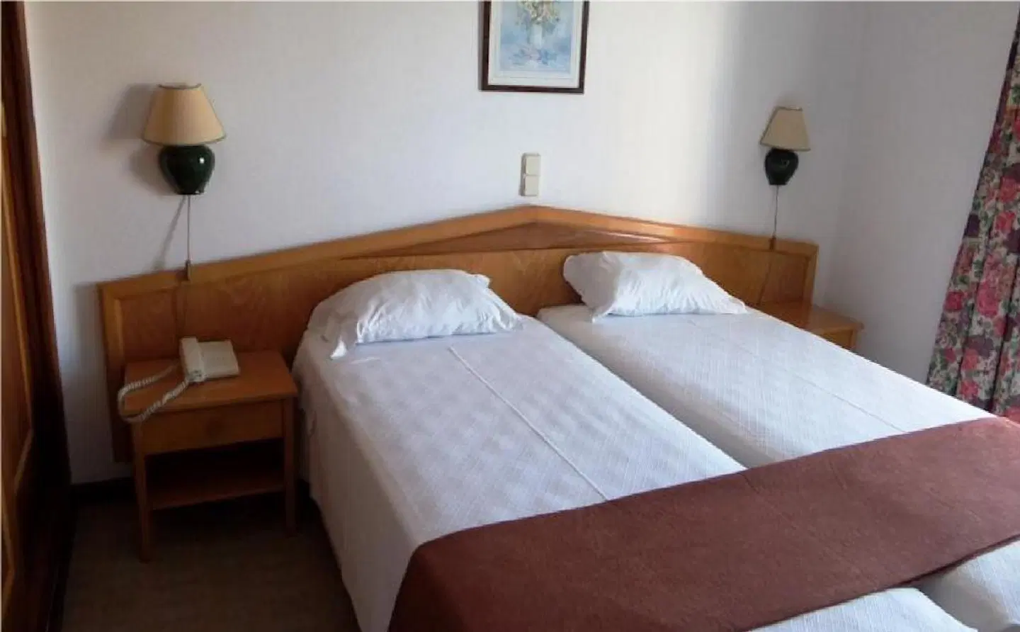 Luar ROOM_EXAMPLE