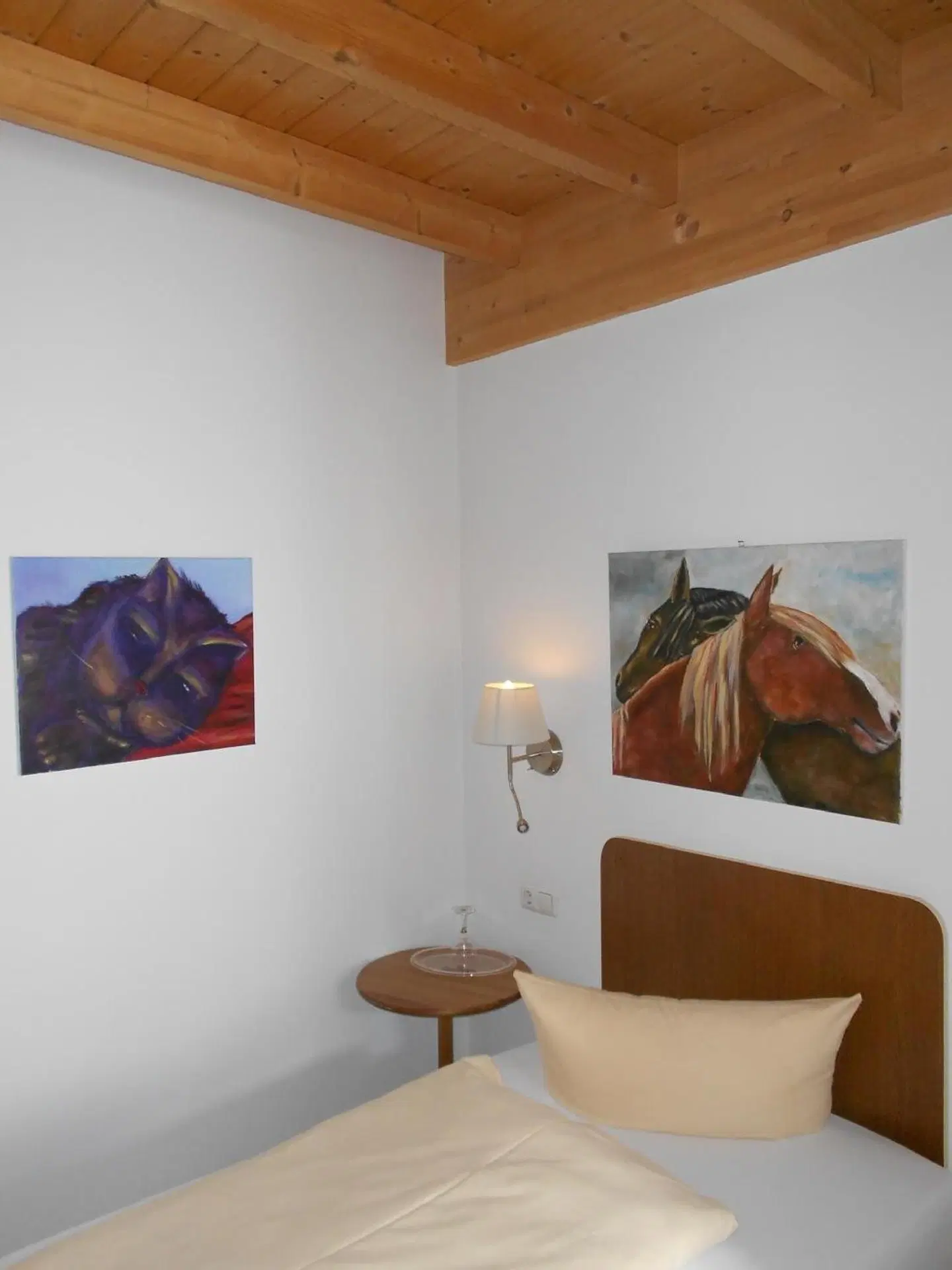 Leander ROOM_EXAMPLE