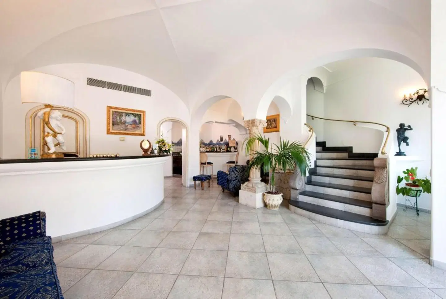 Reginella LOUNGE_LOBBY