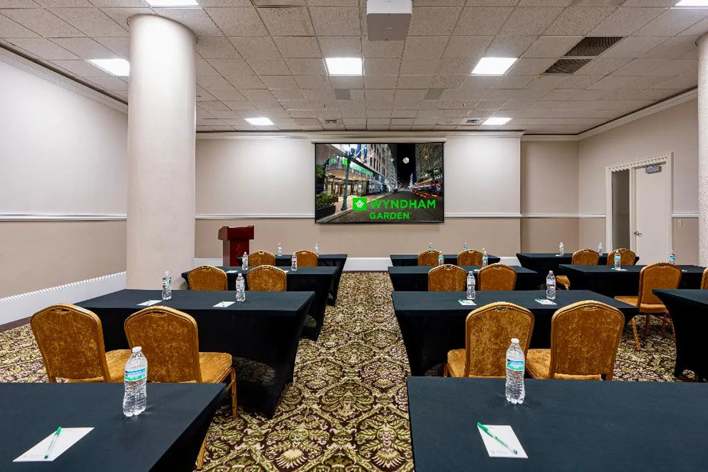 Wyndham Garden Baronne Plaza Konferenz