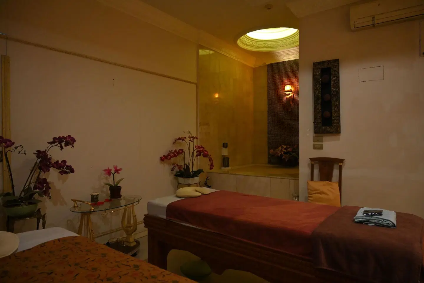 Four Seasons Place HEALTH_BEAUTY
