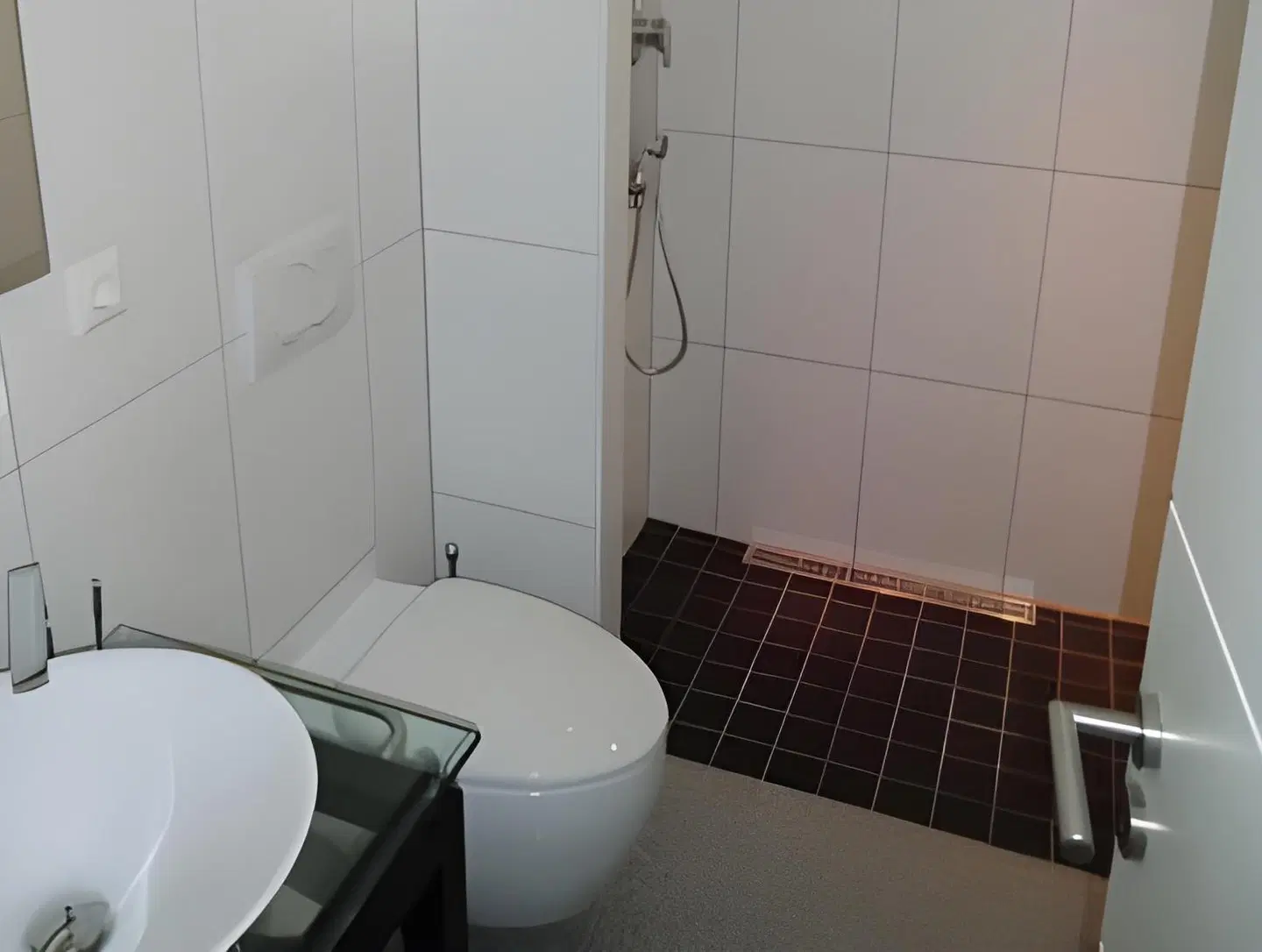 Brunner Badezimmer