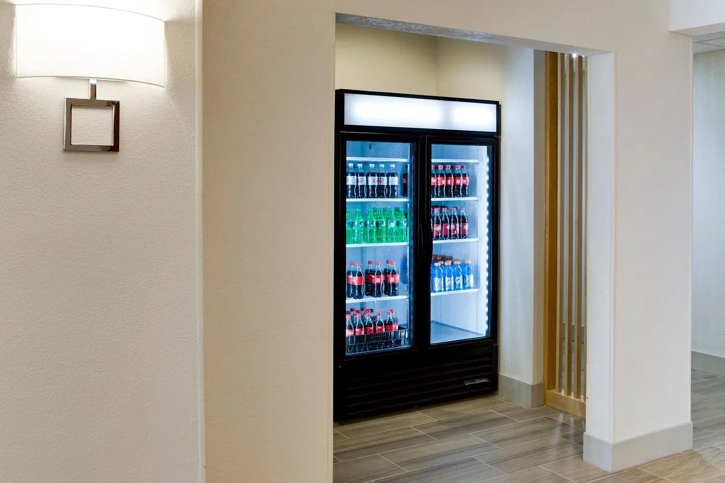 Holiday Inn Express & Suites Jacksonville by IHG LOUNGE_LOBBY