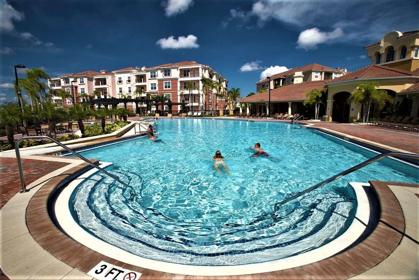 Vista Cay Resort by Millenium OUTDOOR_POOL