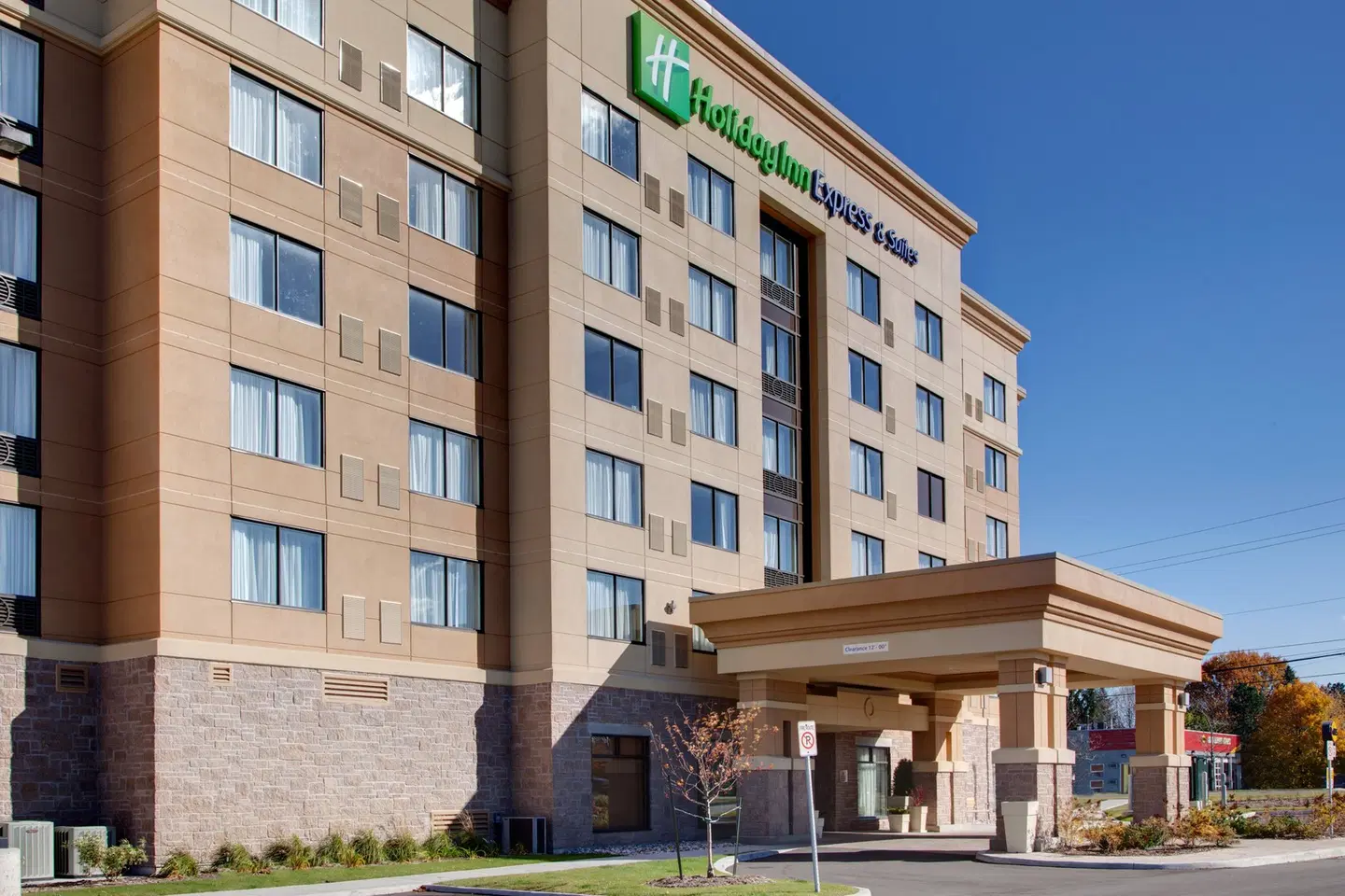Holiday Inn Express & Suites Ottawa West - Nepean by IHG EXTERIOR