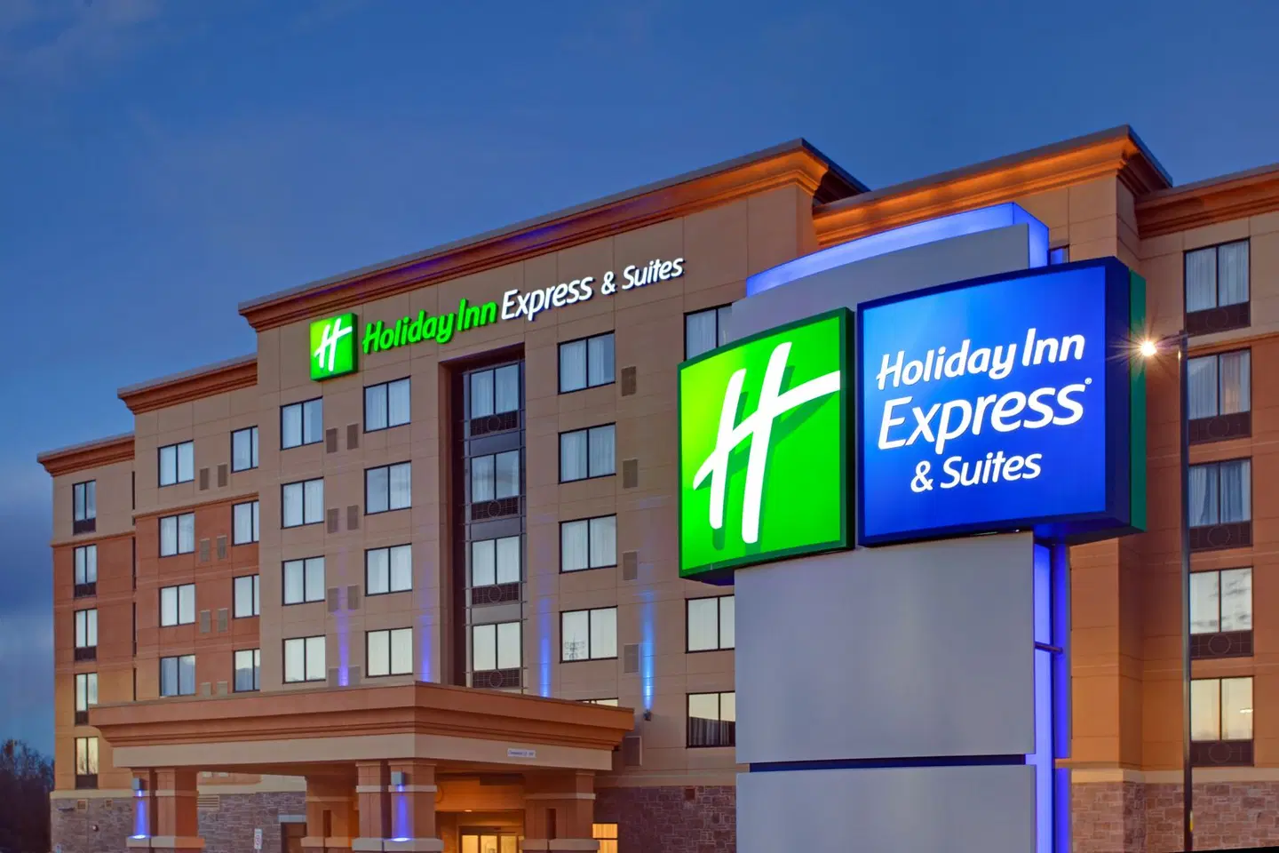 Holiday Inn Express & Suites Ottawa West - Nepean by IHG EXTERIOR