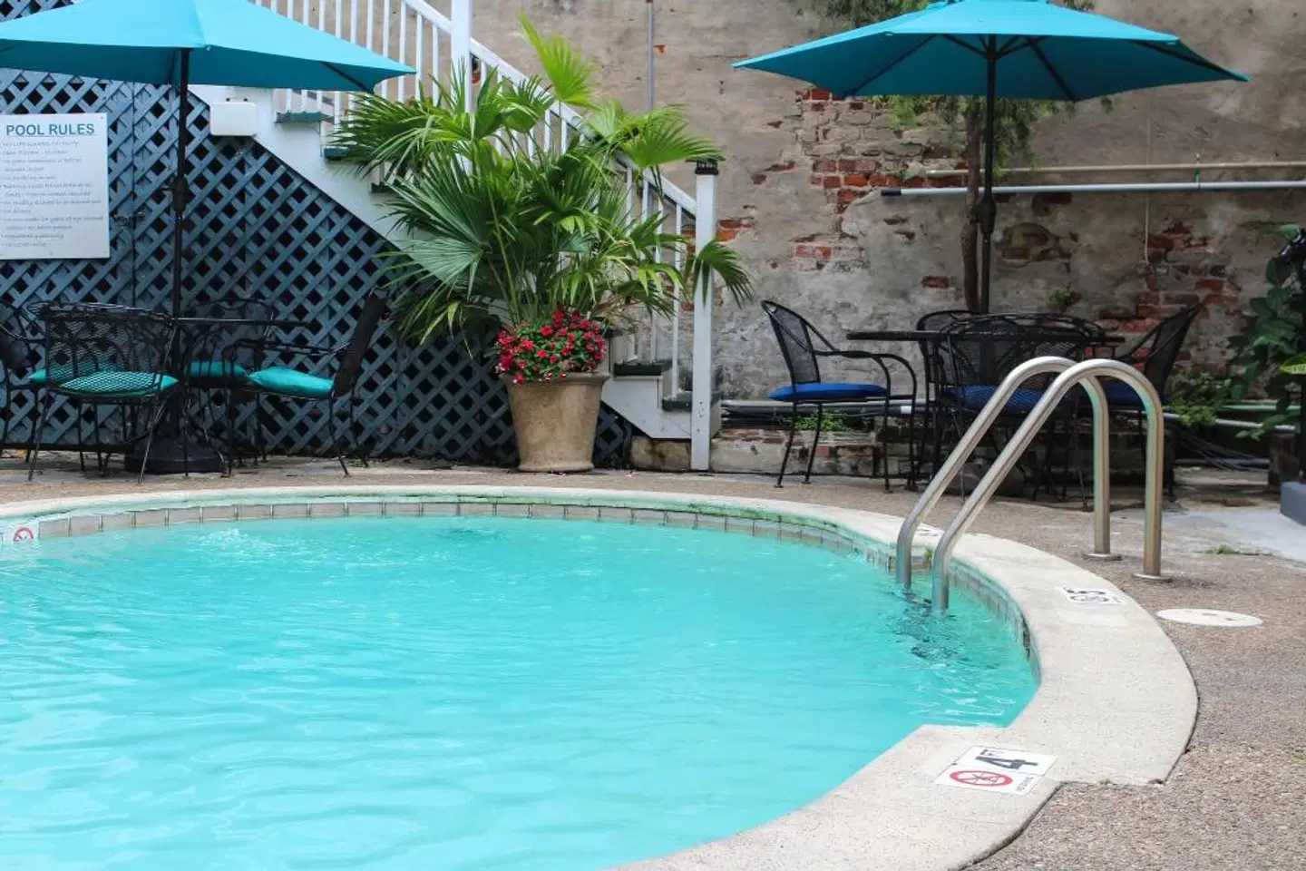 St. Pierre French Quarter OUTDOOR_POOL