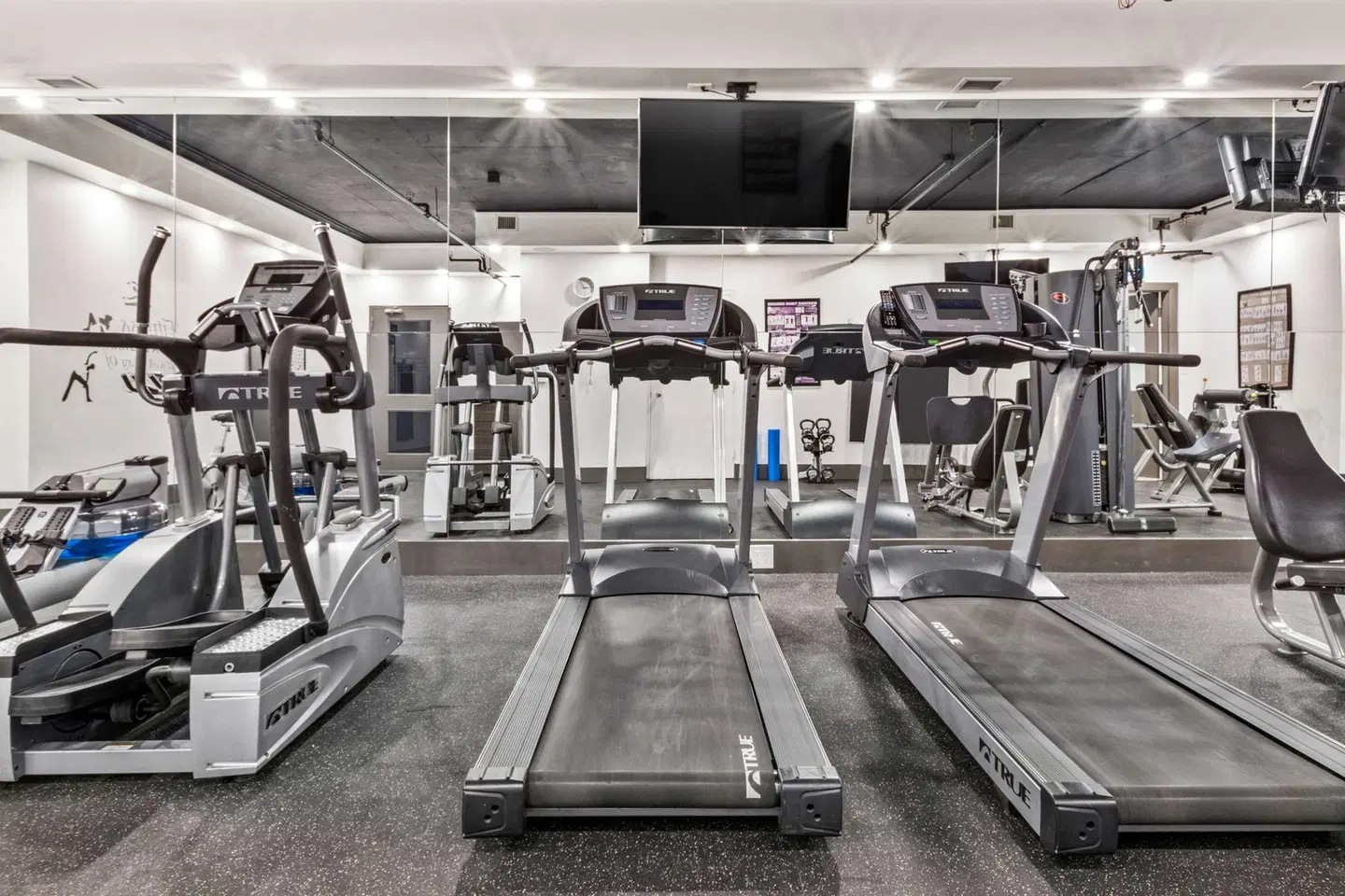 Best Western Premier Calgary Plaza Hotel & Conference Centre SPORTS_AND_LEISURE