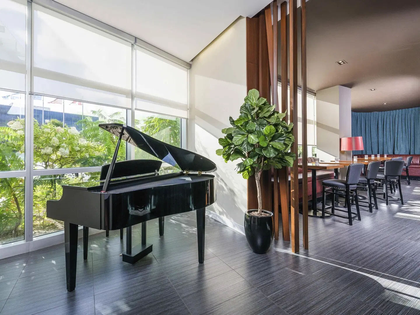 Novotel Montreal Airport Hotel ROOM_EXAMPLE