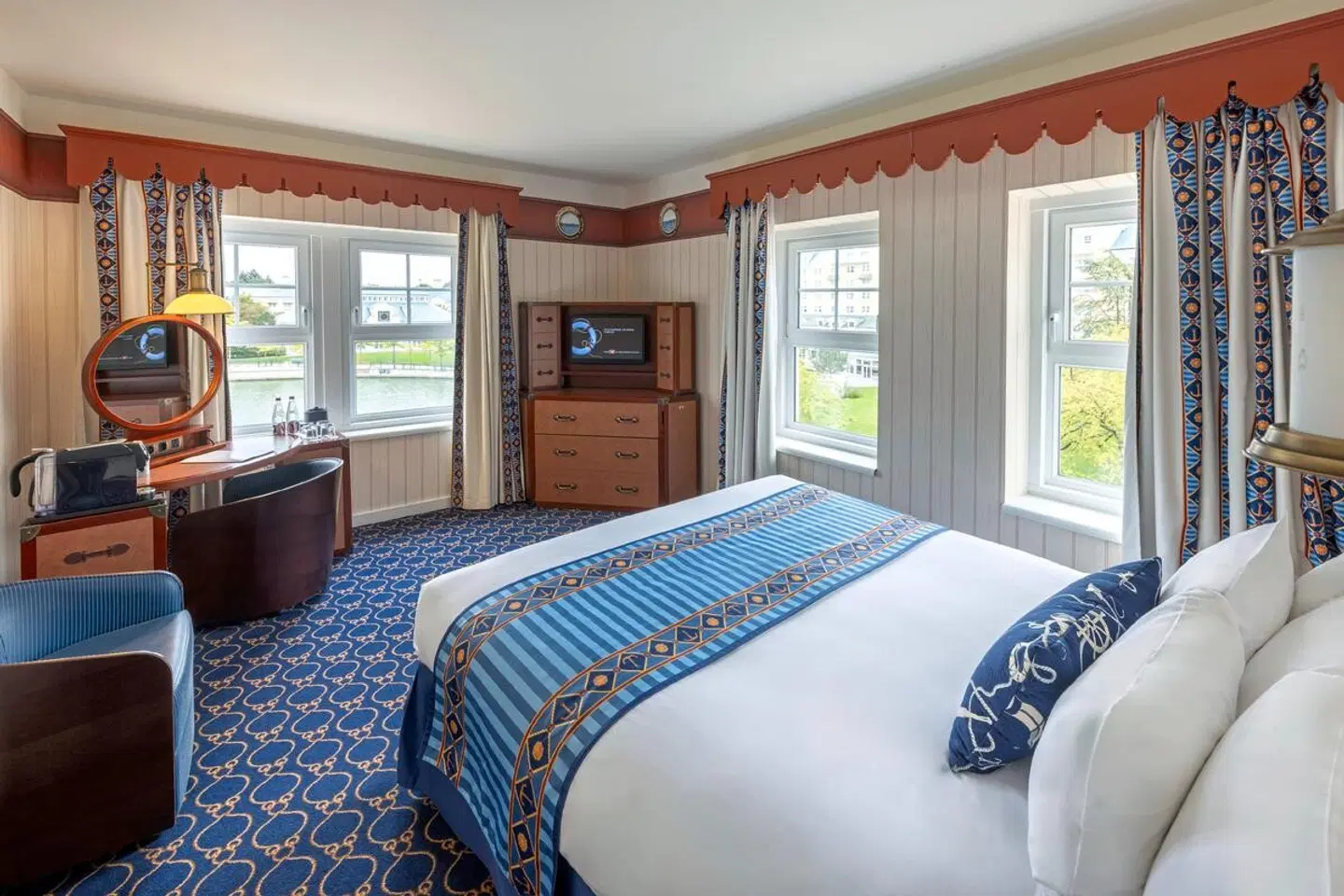 Disney Newport Bay Club ROOM_EXAMPLE