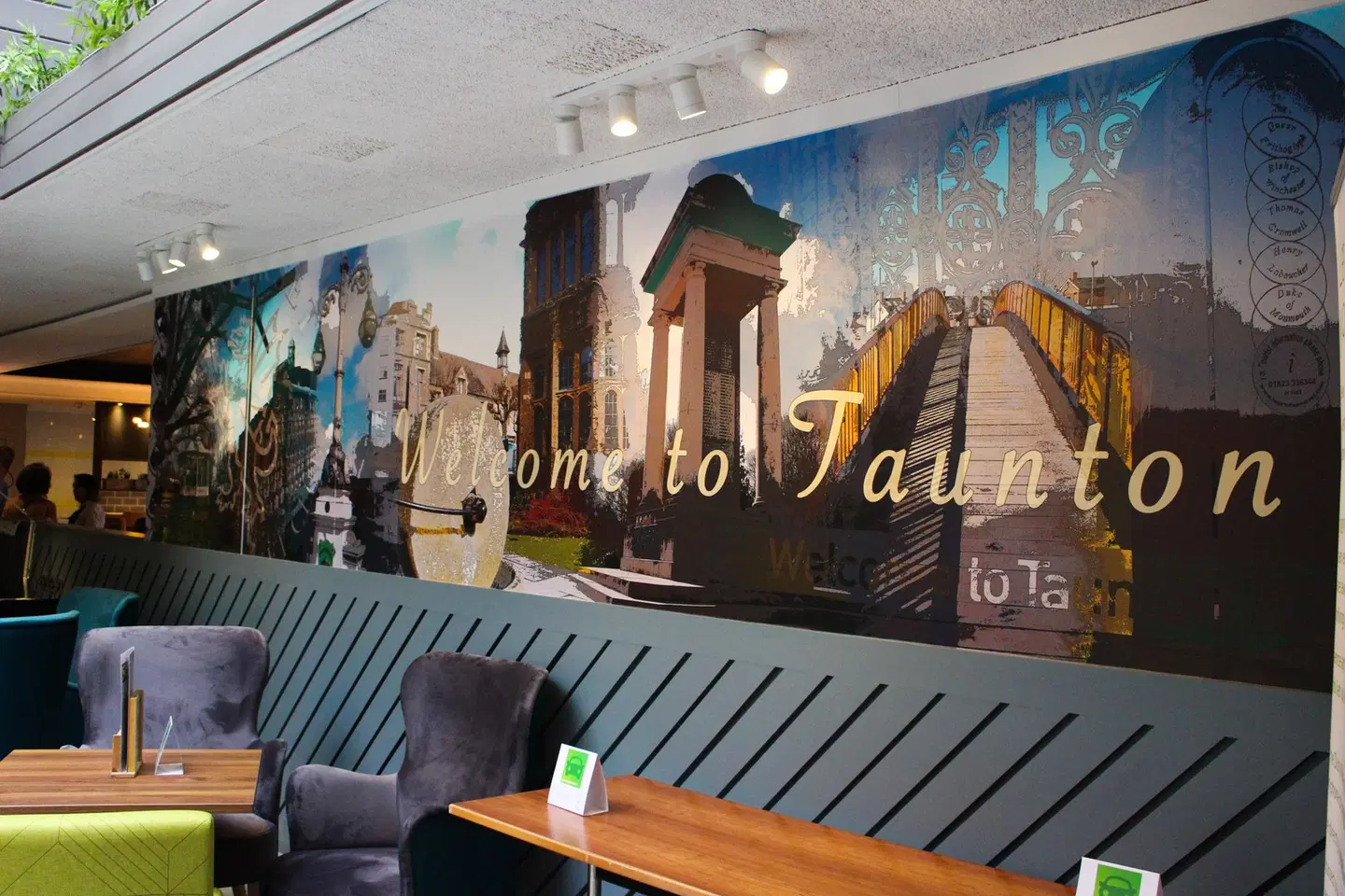 Holiday Inn Taunton by IHG LOUNGE_LOBBY