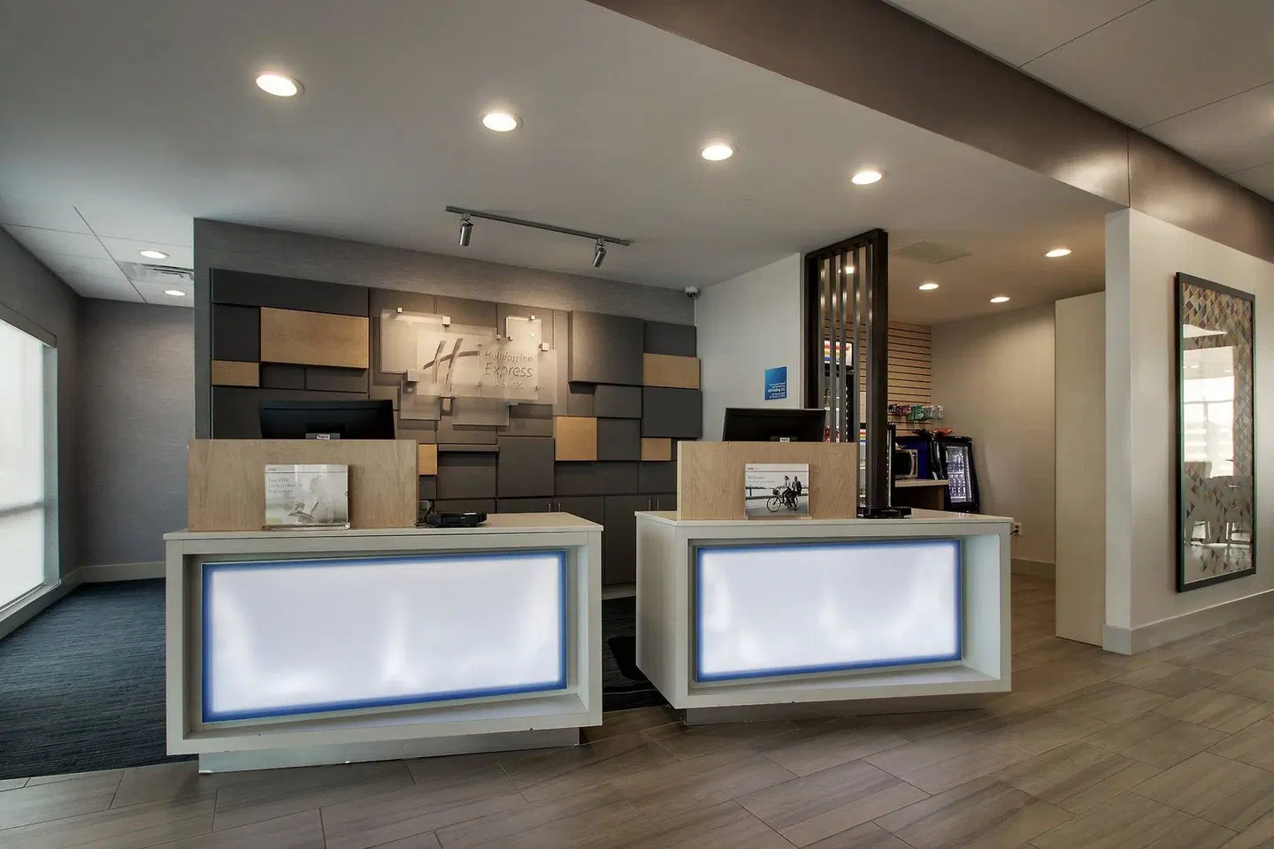 Holiday Inn Express & Suites Mount Vernon by IHG LOUNGE_LOBBY