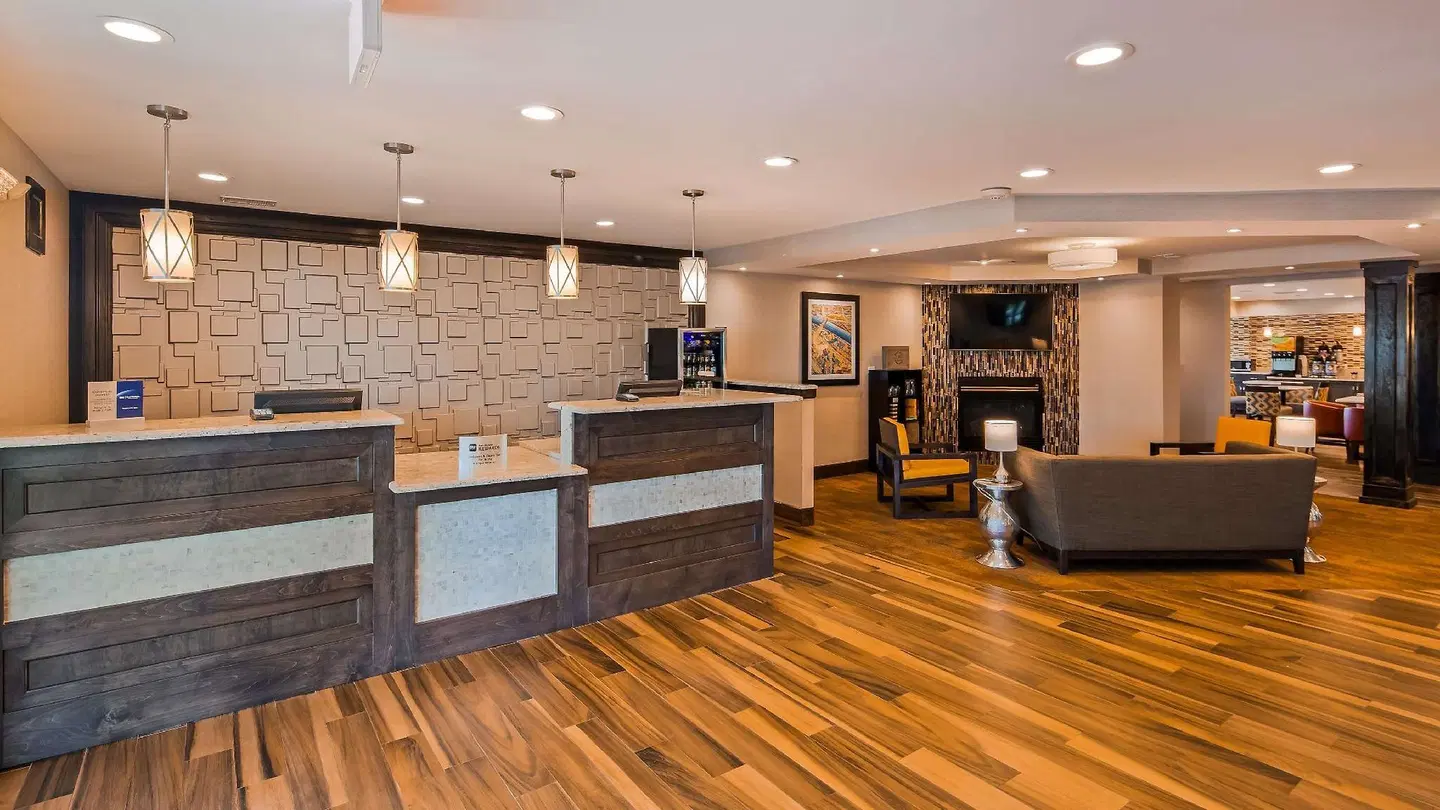 Best Western Plus North Joliet LOUNGE_LOBBY