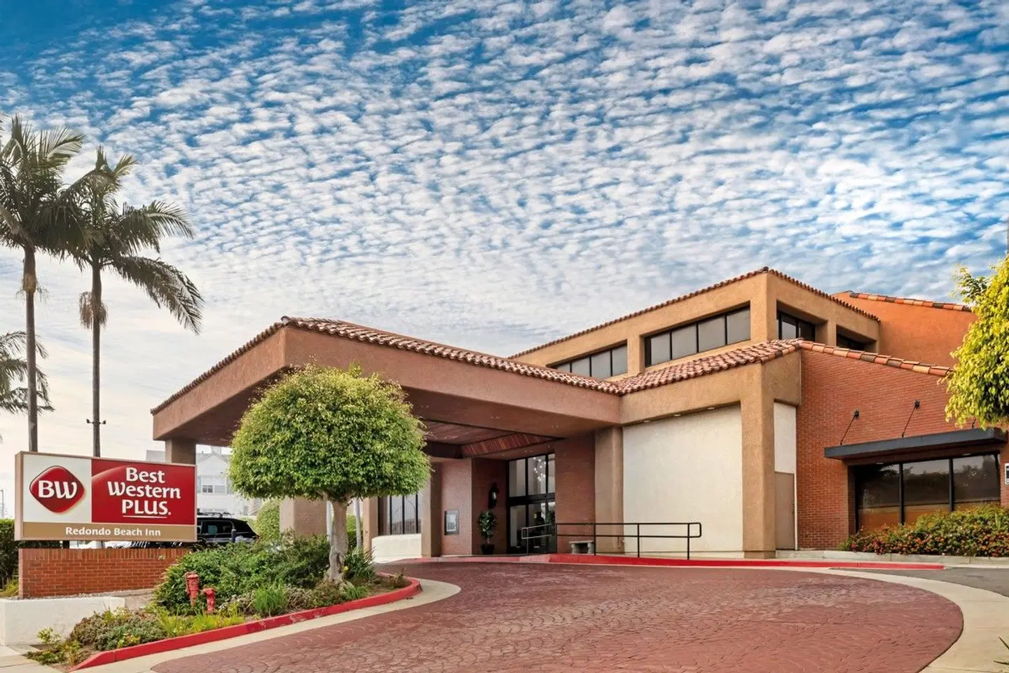 Best Western Plus Redondo Beach Inn EXTERIOR