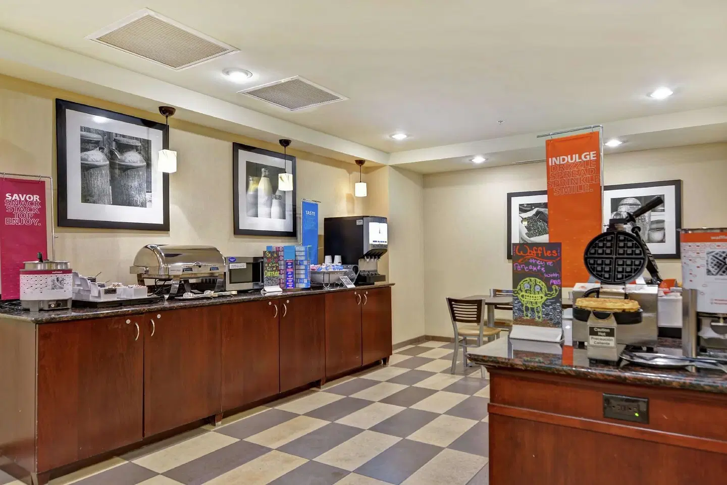 Hampton Inn and Suites Peoria at Grand Prairie LOUNGE_LOBBY