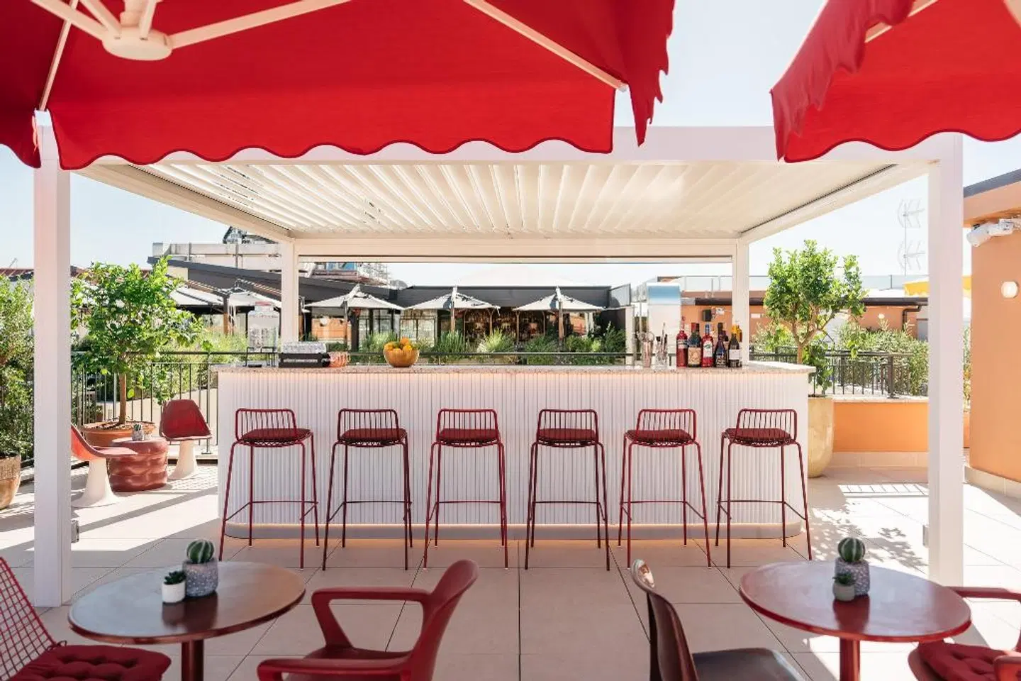 Ruby Lilou Hotel Marseille by IHG Bar