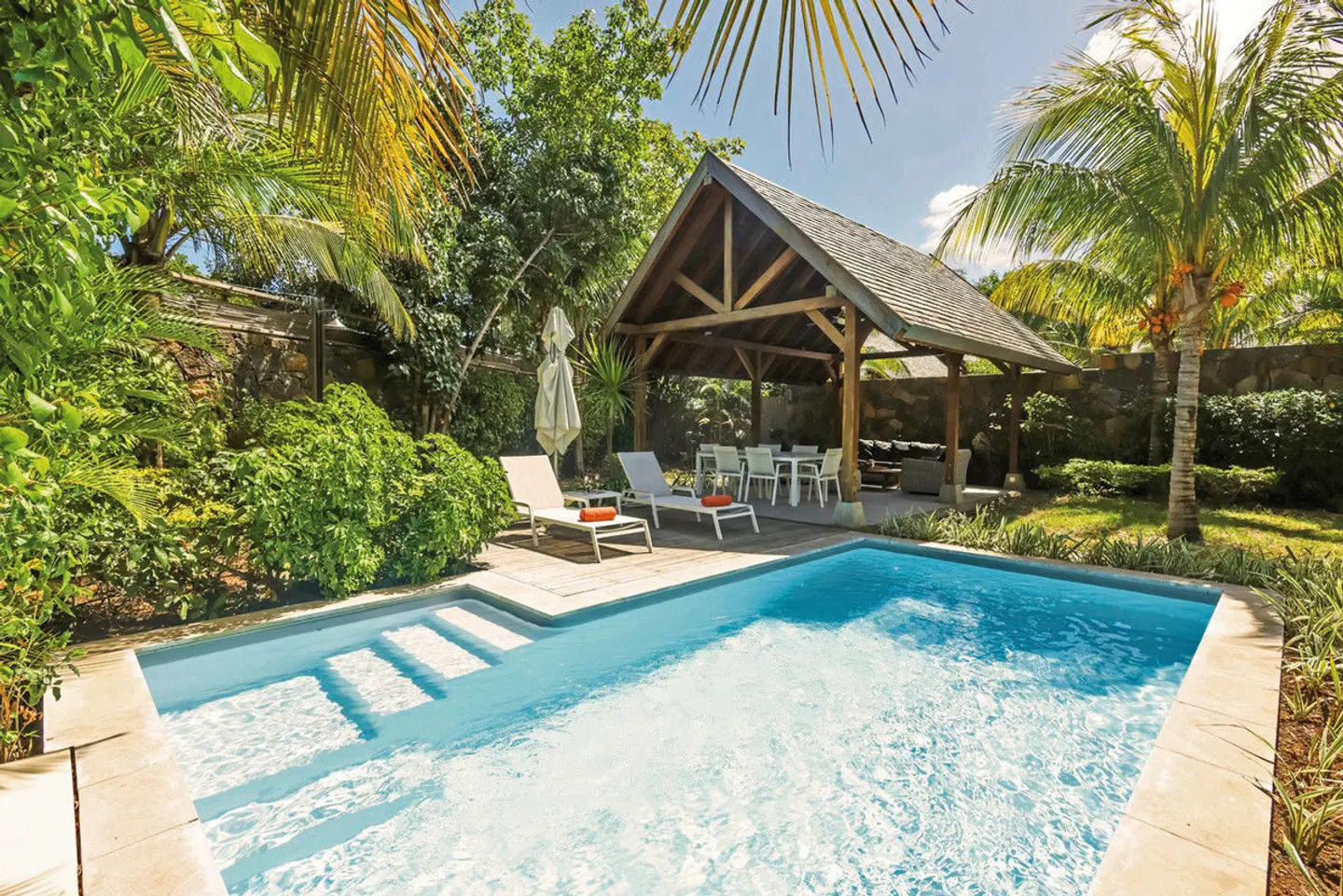 Marguery Villas Conciergery & Resort OUTDOOR_POOL