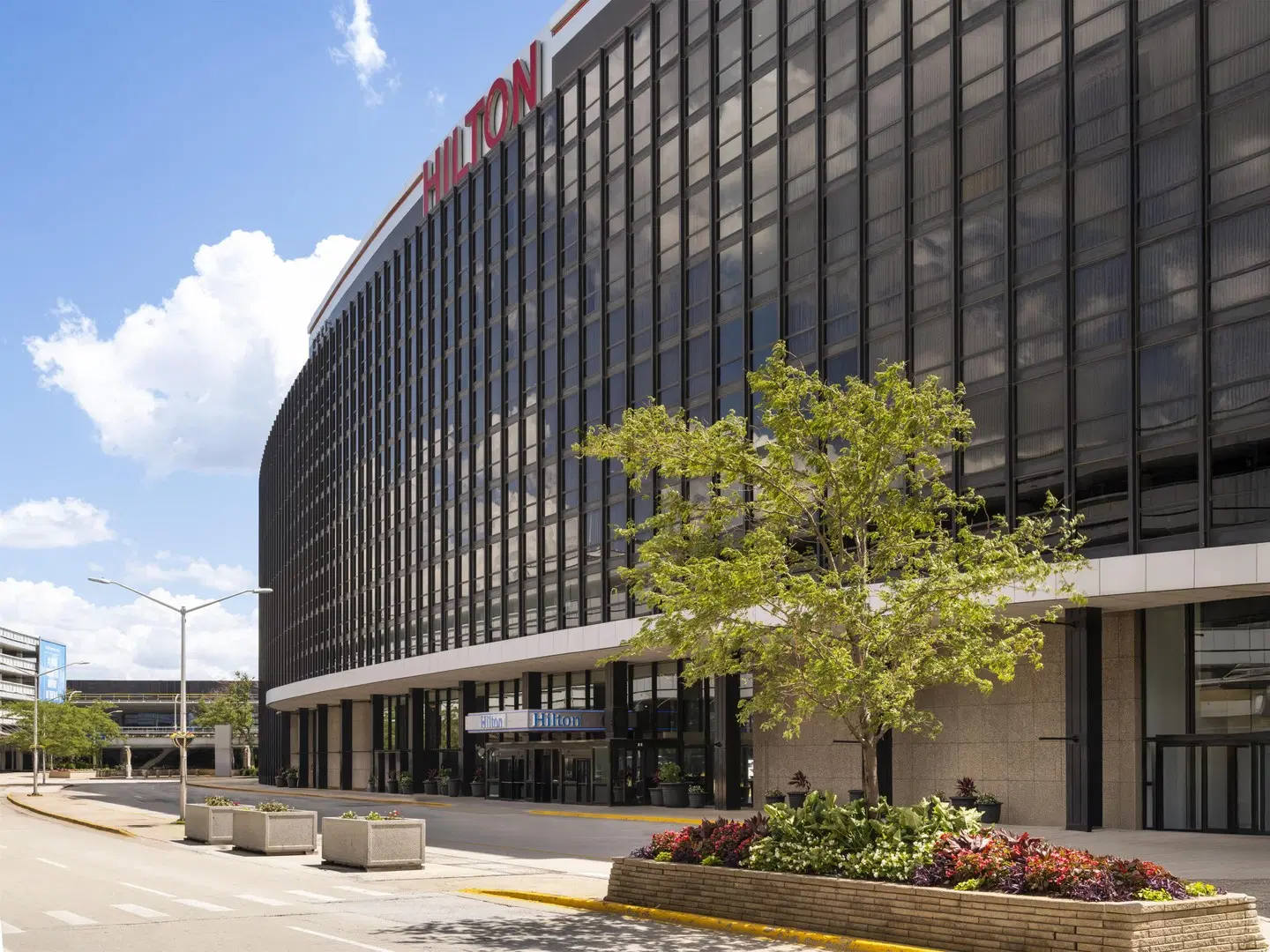 Hilton Chicago O'Hare Airport EXTERIOR
