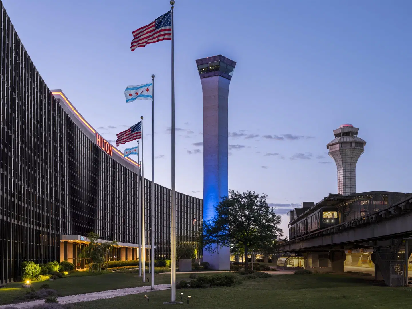 Hilton Chicago O'Hare Airport EXTERIOR