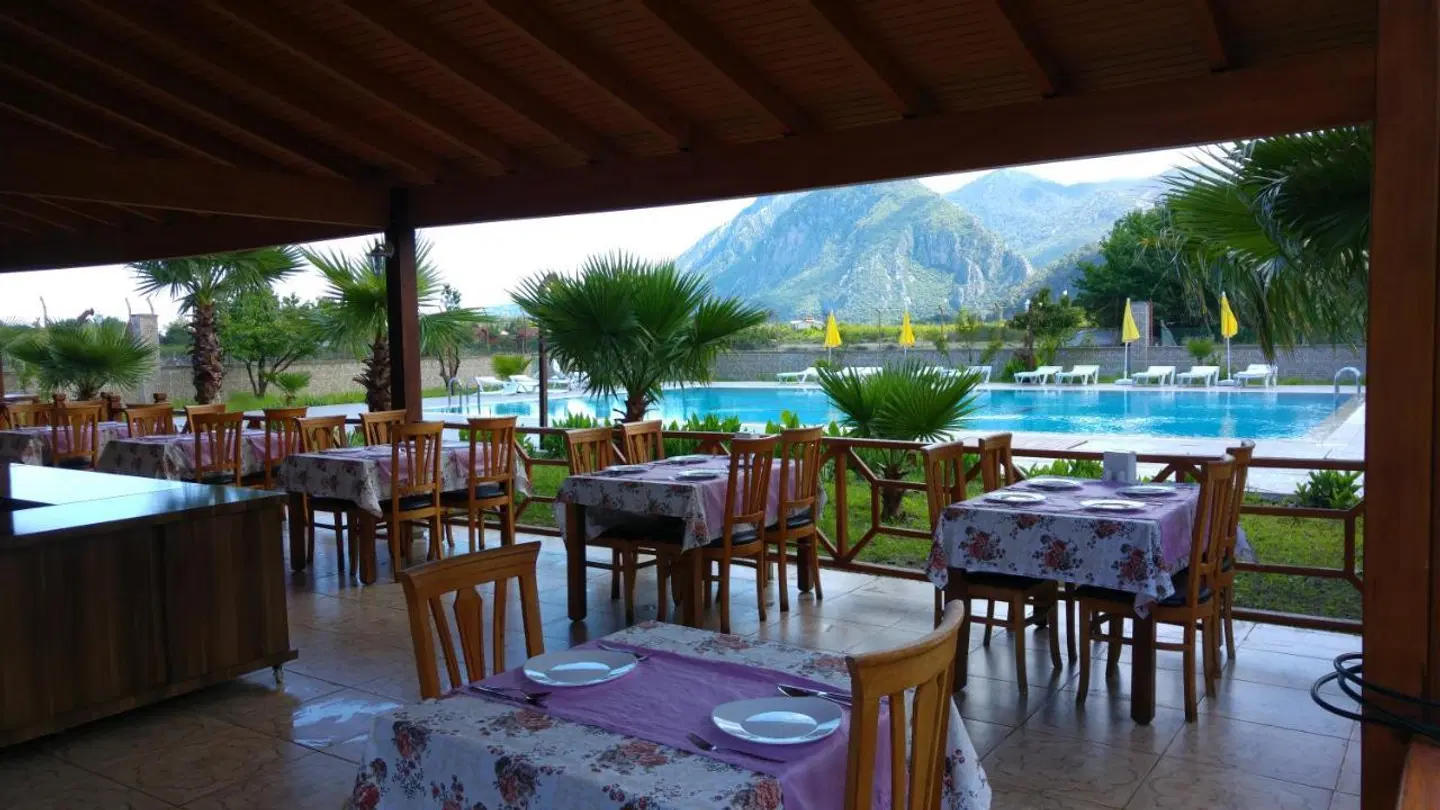 Apella Hotel Restaurant