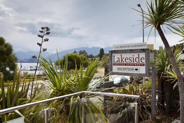 Lakeside Apartments EXTERIOR