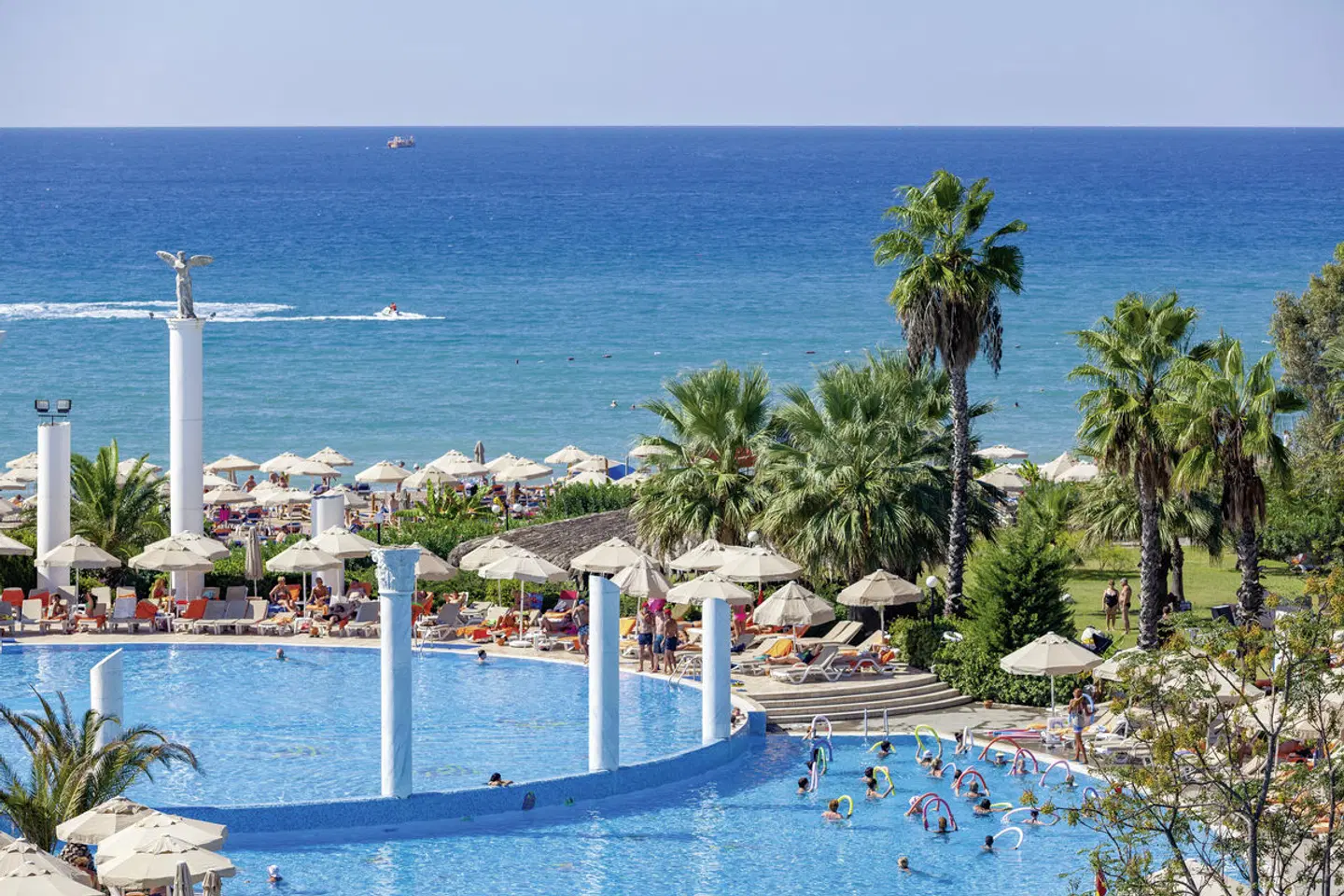 Starlight Resort Hotel OUTDOOR_POOL