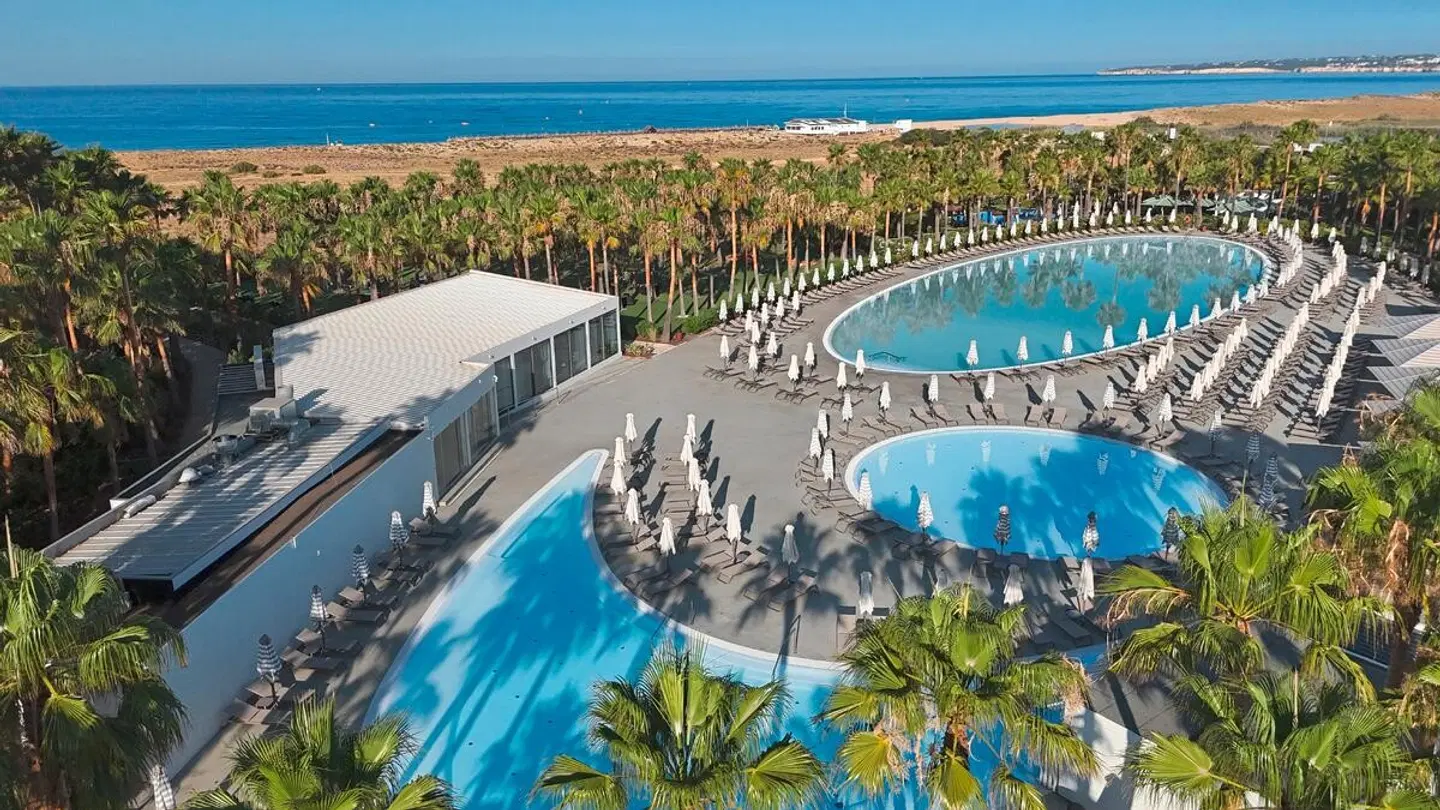 Wine & Books by the Sea Algarve Resort OUTDOOR_POOL