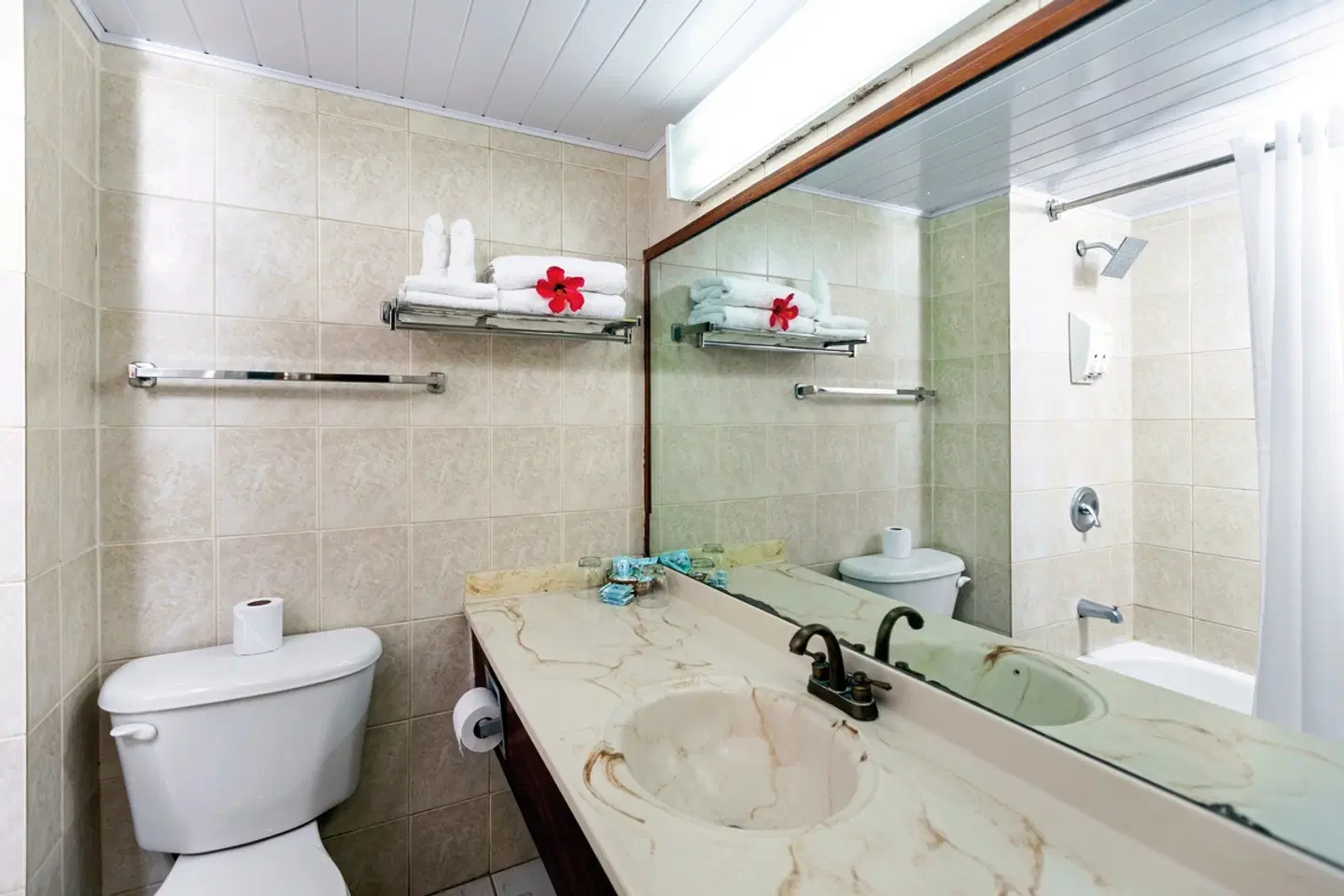Grafton Beach Resort Badezimmer