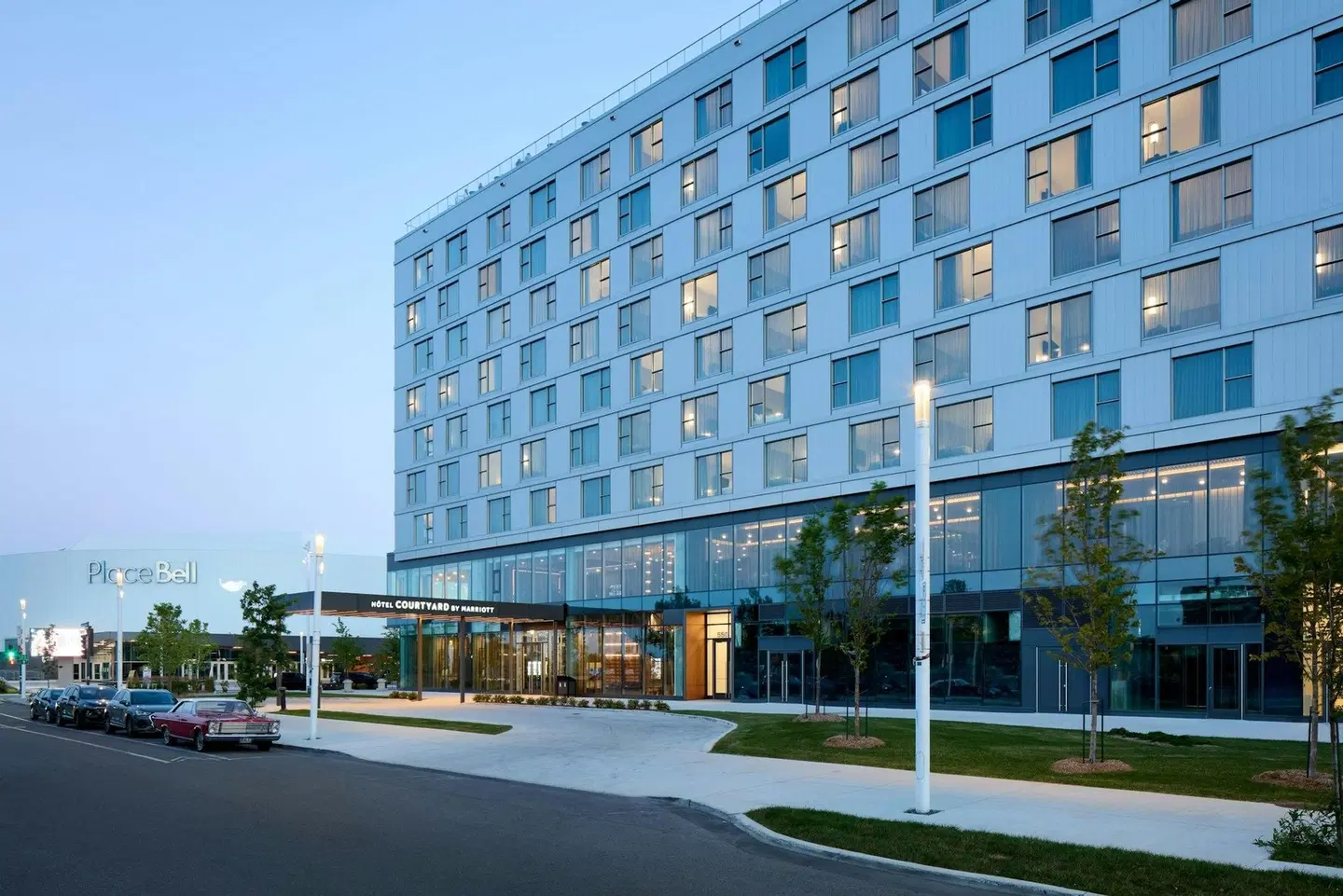 Courtyard By Marriott Montreal Laval EXTERIOR