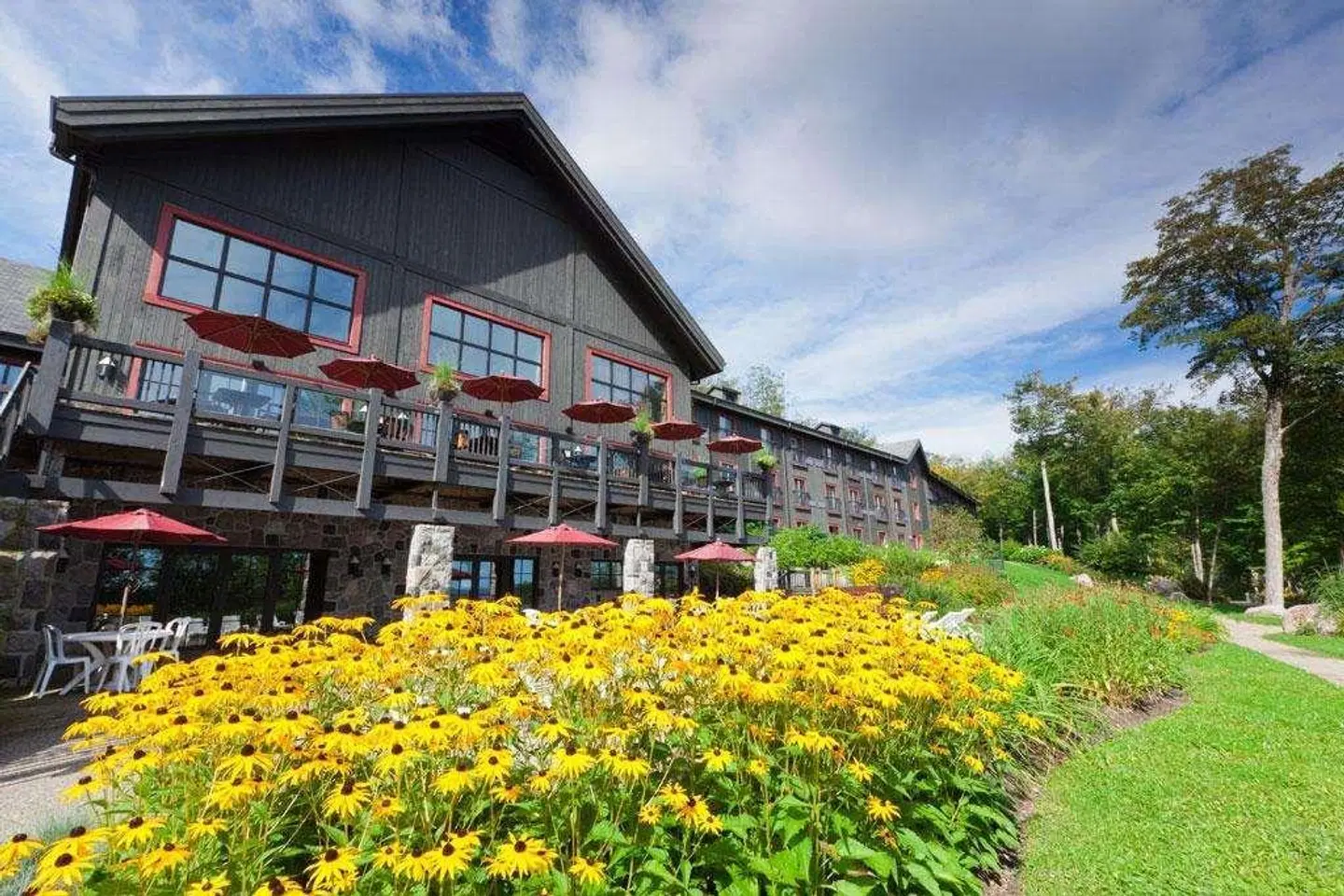 DUCHESNAY EXTERIOR