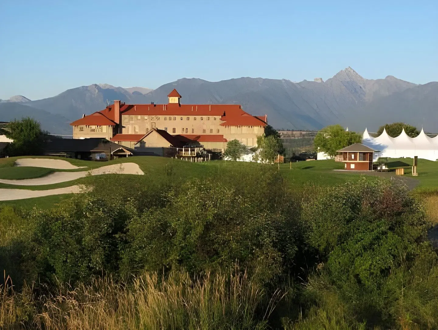 St. Eugene Golf Resort Casino EXTERIOR