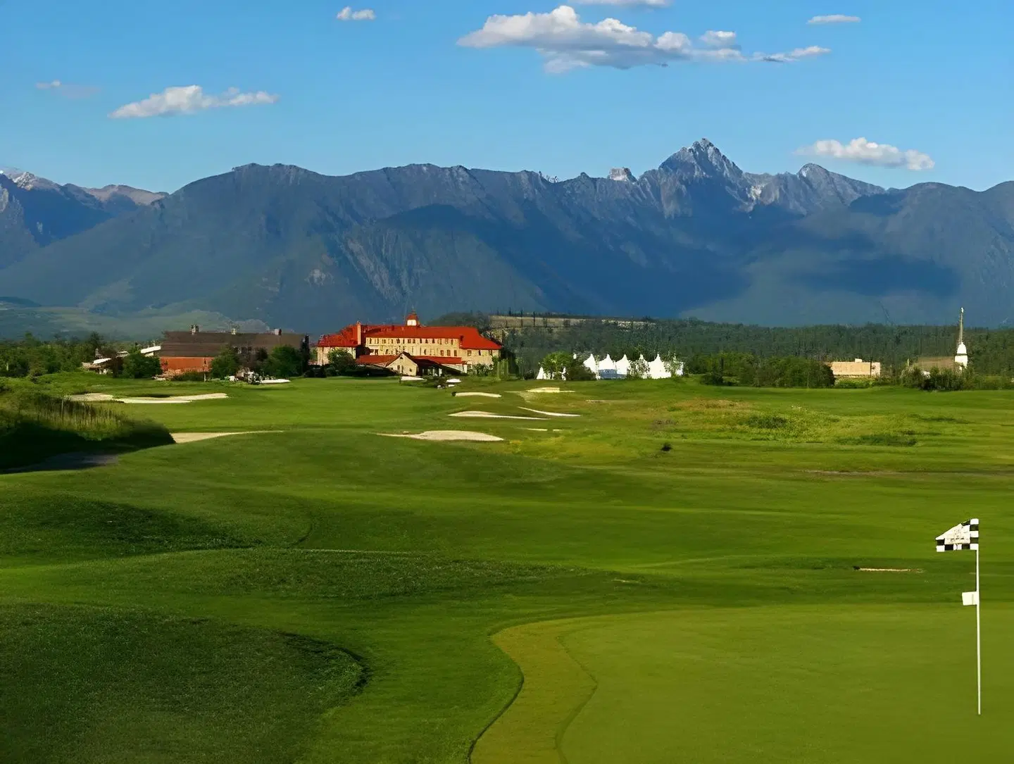 St. Eugene Golf Resort Casino SPORTS_AND_LEISURE