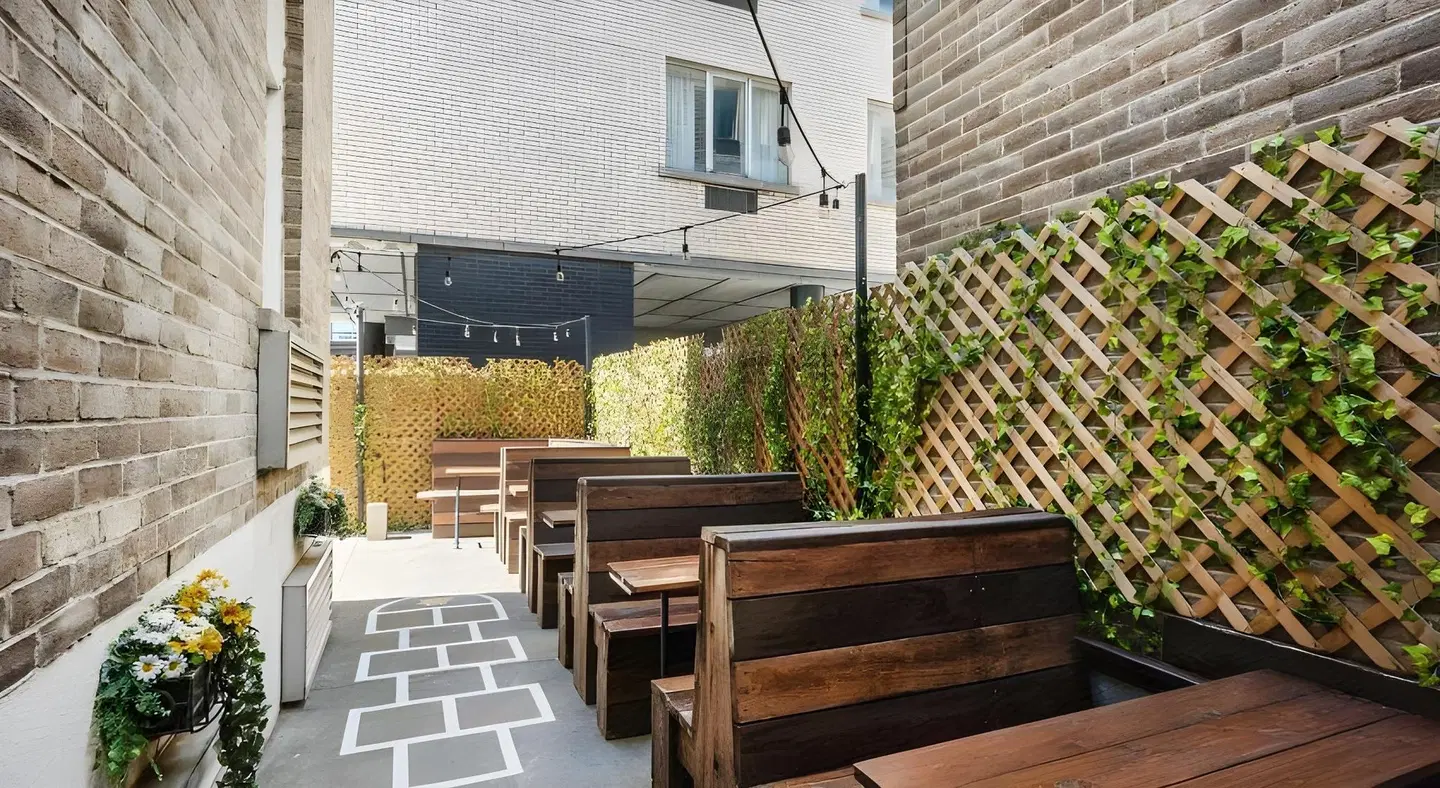 Montreal Central Terrasse